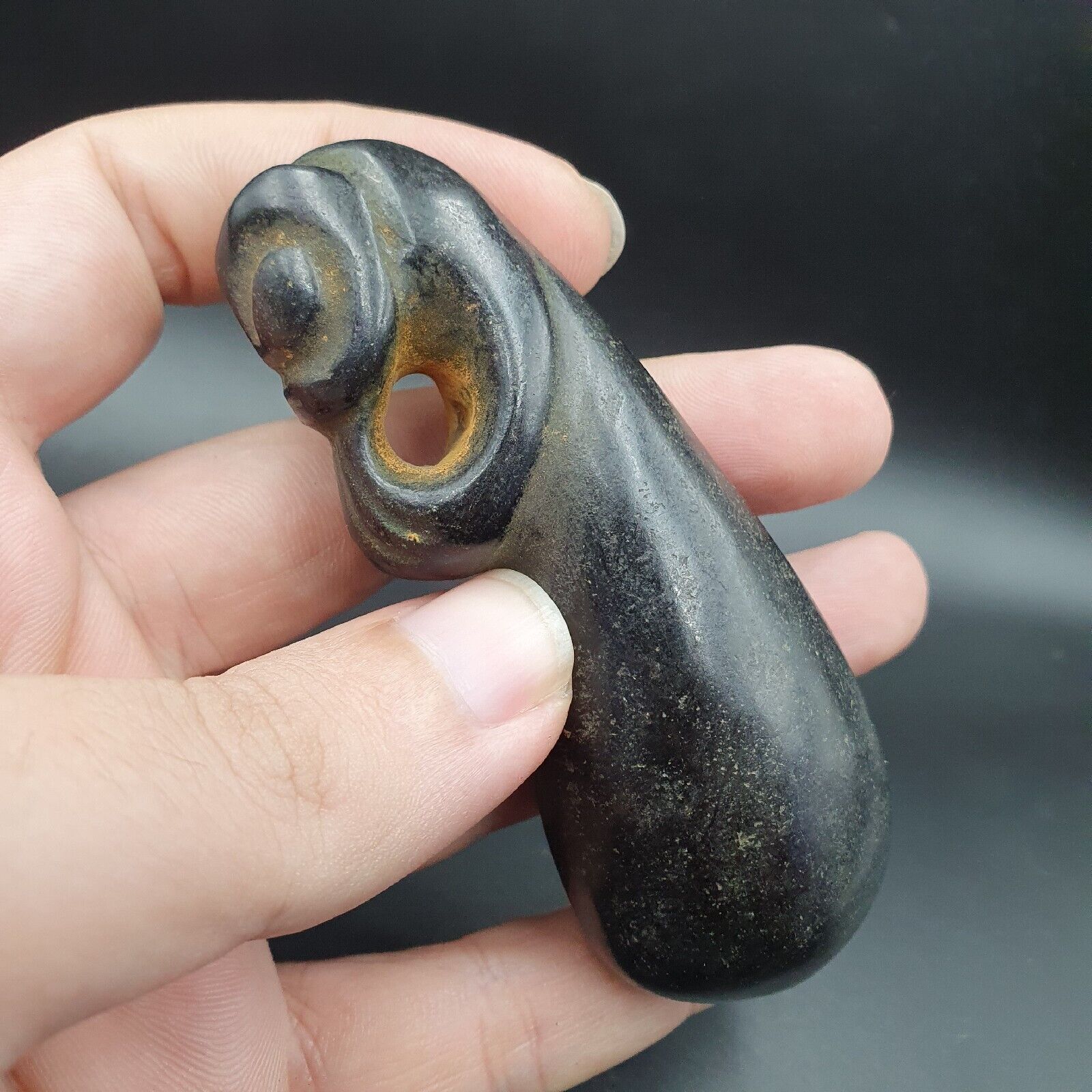 Antique Magnetic Stone mystic Animal carving stone Pendent Amulet  JD-19