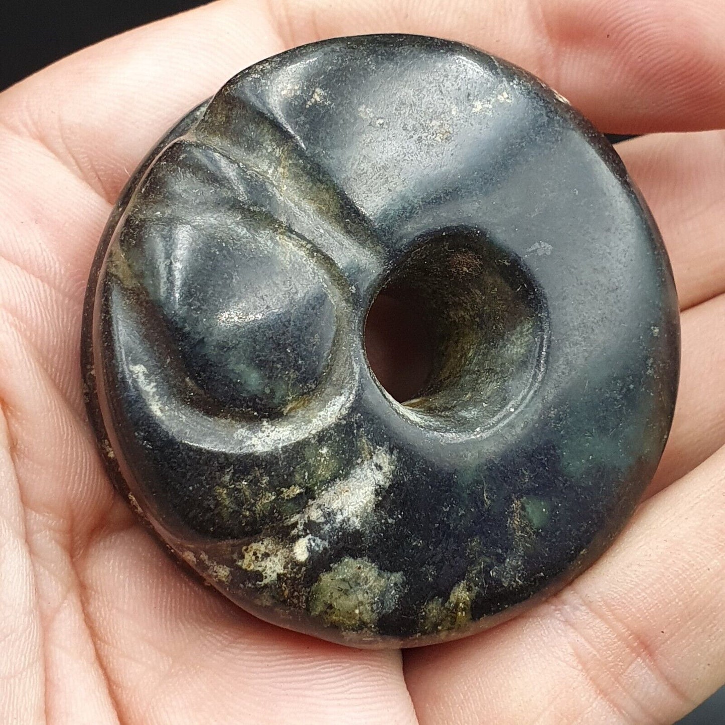 Antiker Jadestein, Schnitzstein, hängendes Amulett JD26