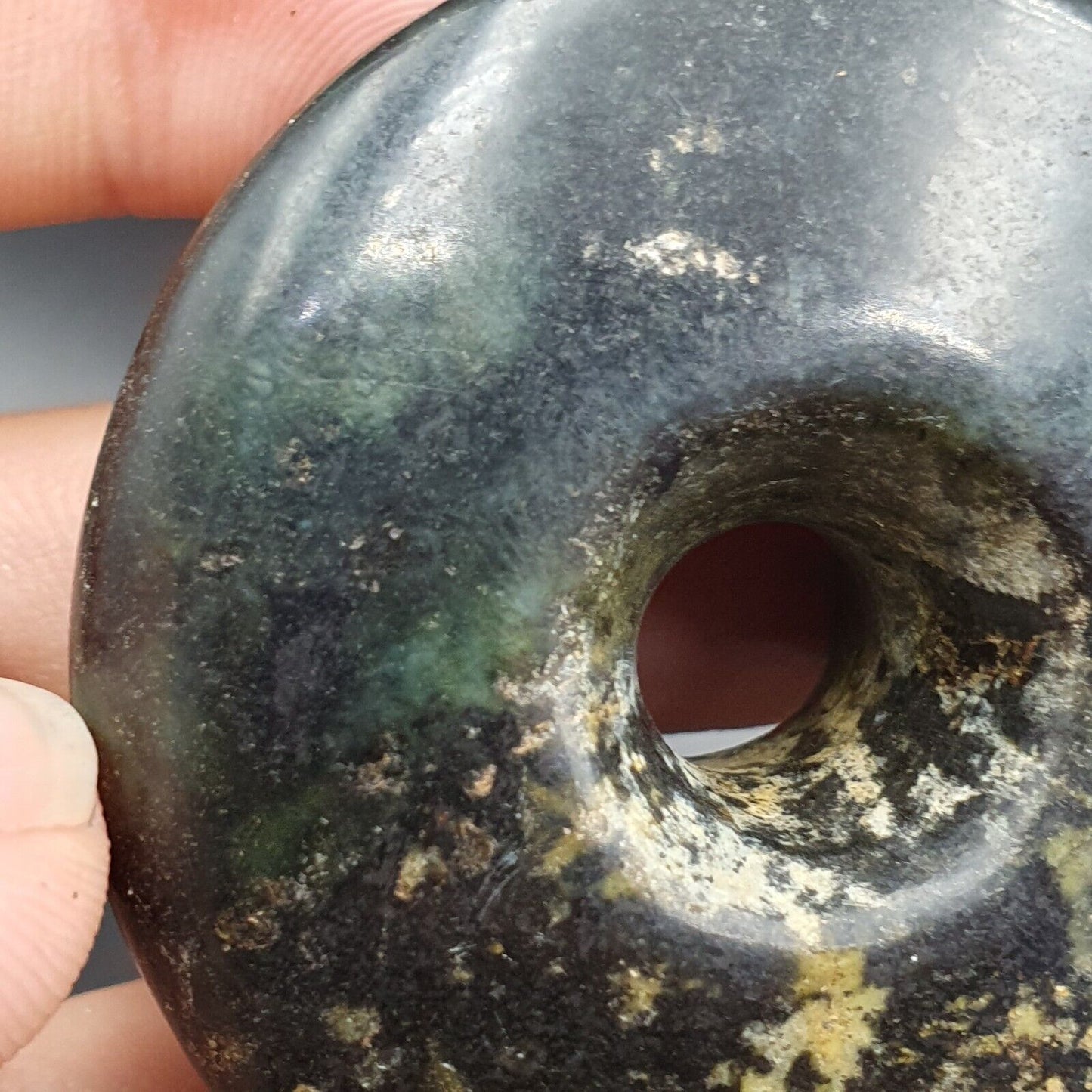 Antiker Jadestein, Schnitzstein, hängendes Amulett JD26
