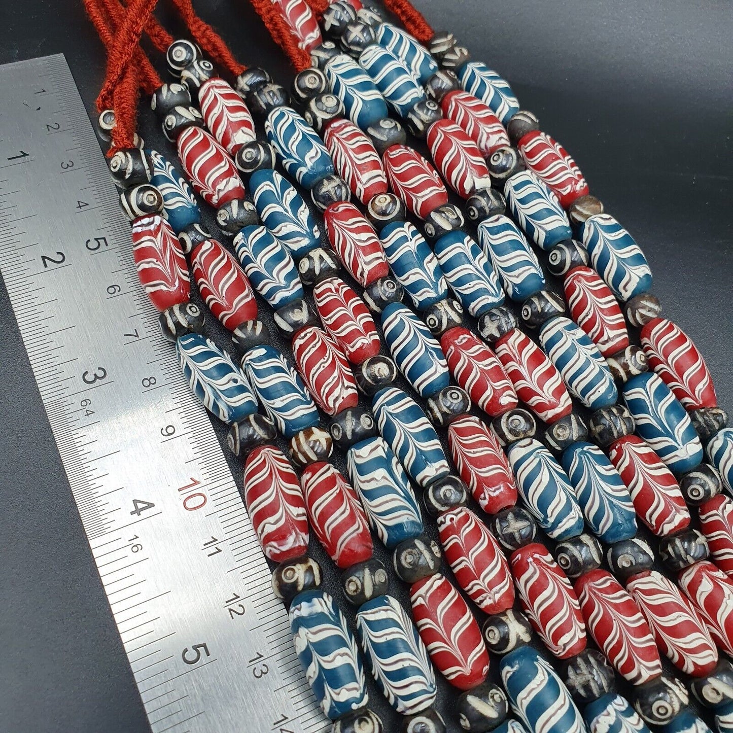 復古 Venerano 藝術精美羽毛珠 18x9.5 毫米藍紅色玻璃珠項鍊