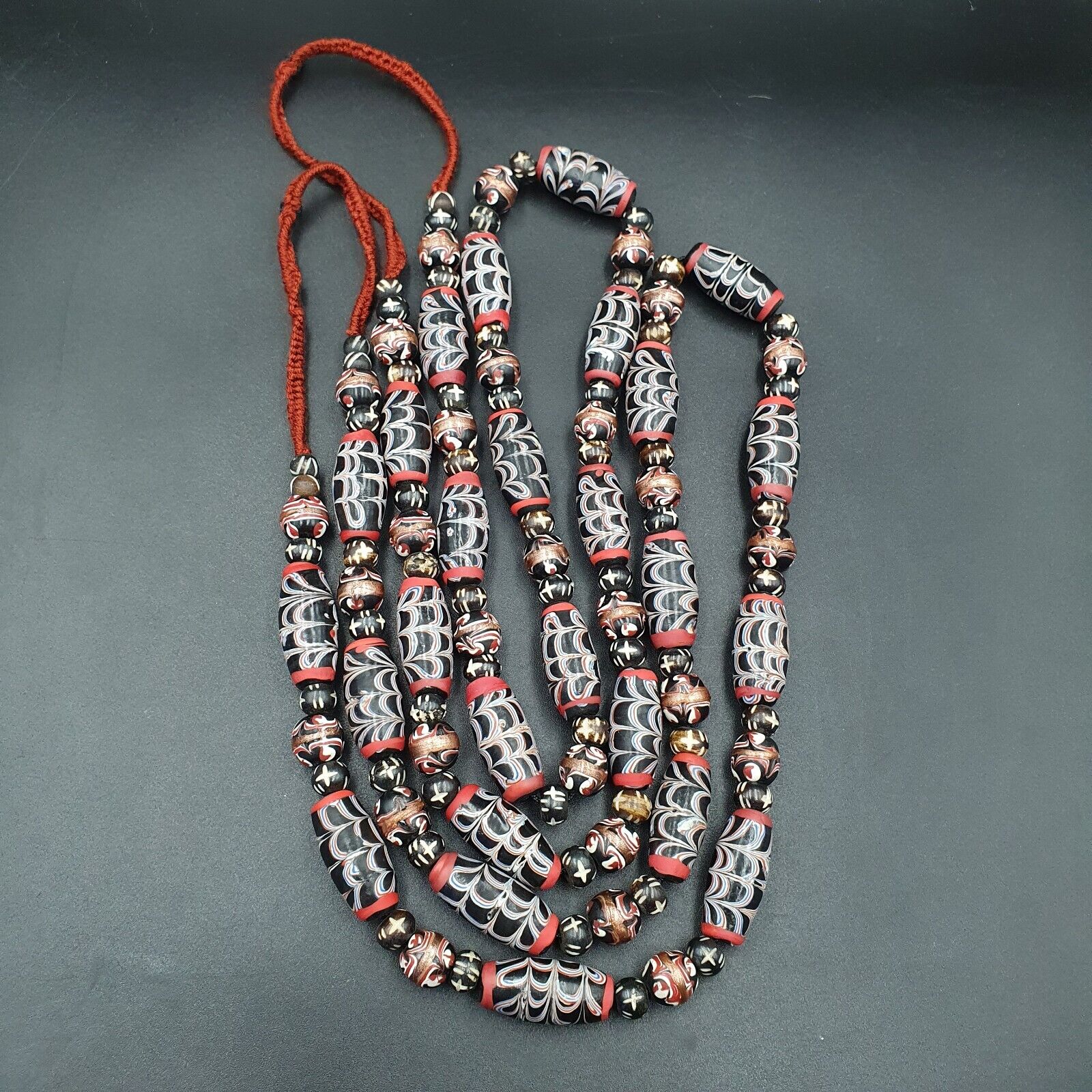 Vintage Feather Pattern Trade Beads Beaded Necklace
