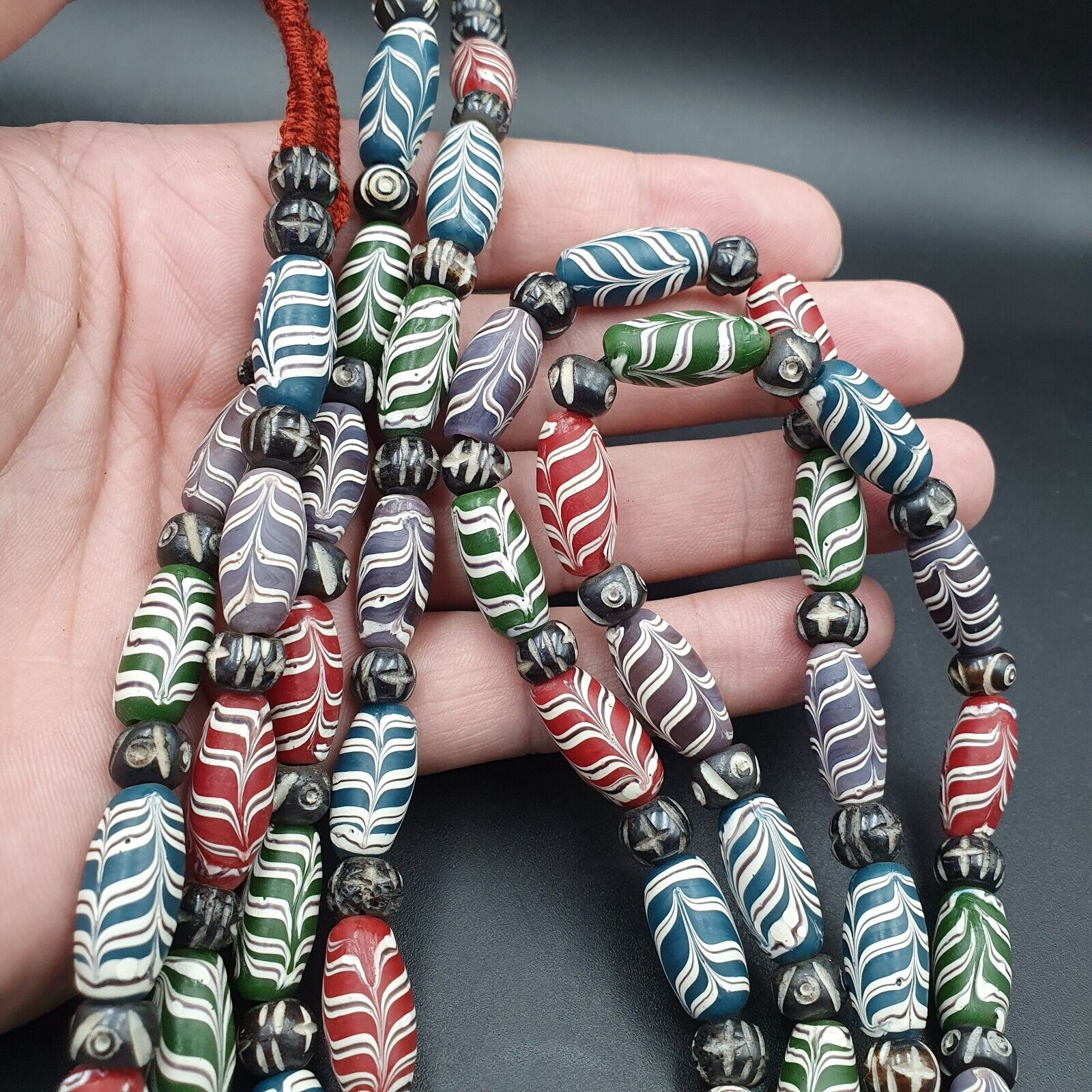Vintage Venerano ART Fancy Feather Beads 18x9.5MM Multi clr GLASS BEADS Necklace