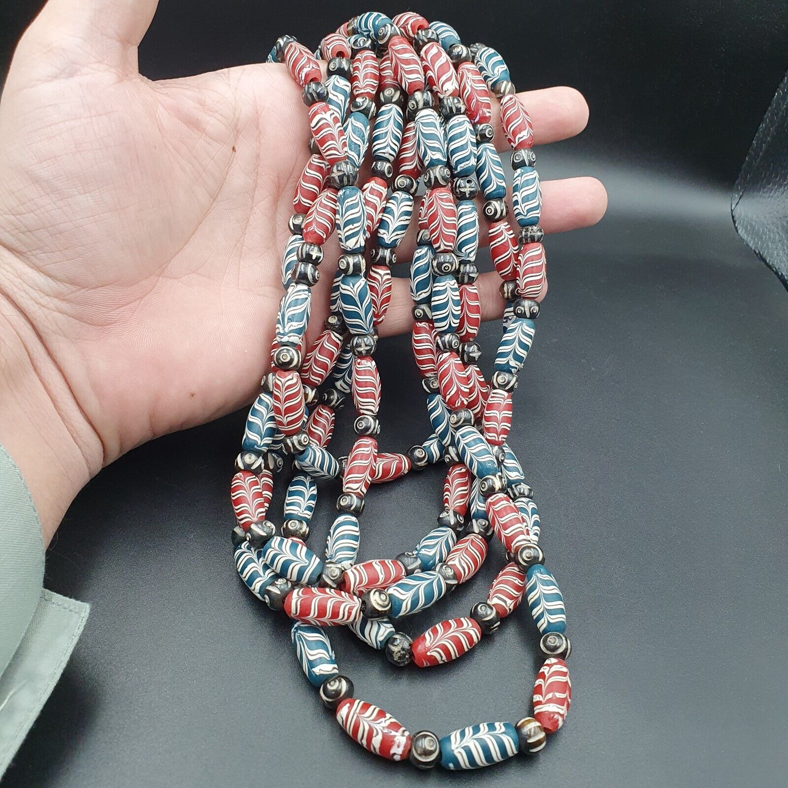 Vintage Venerano ART Fancy Feather Beads 18x9.5MM Blue Red GLASS BEADS Necklace