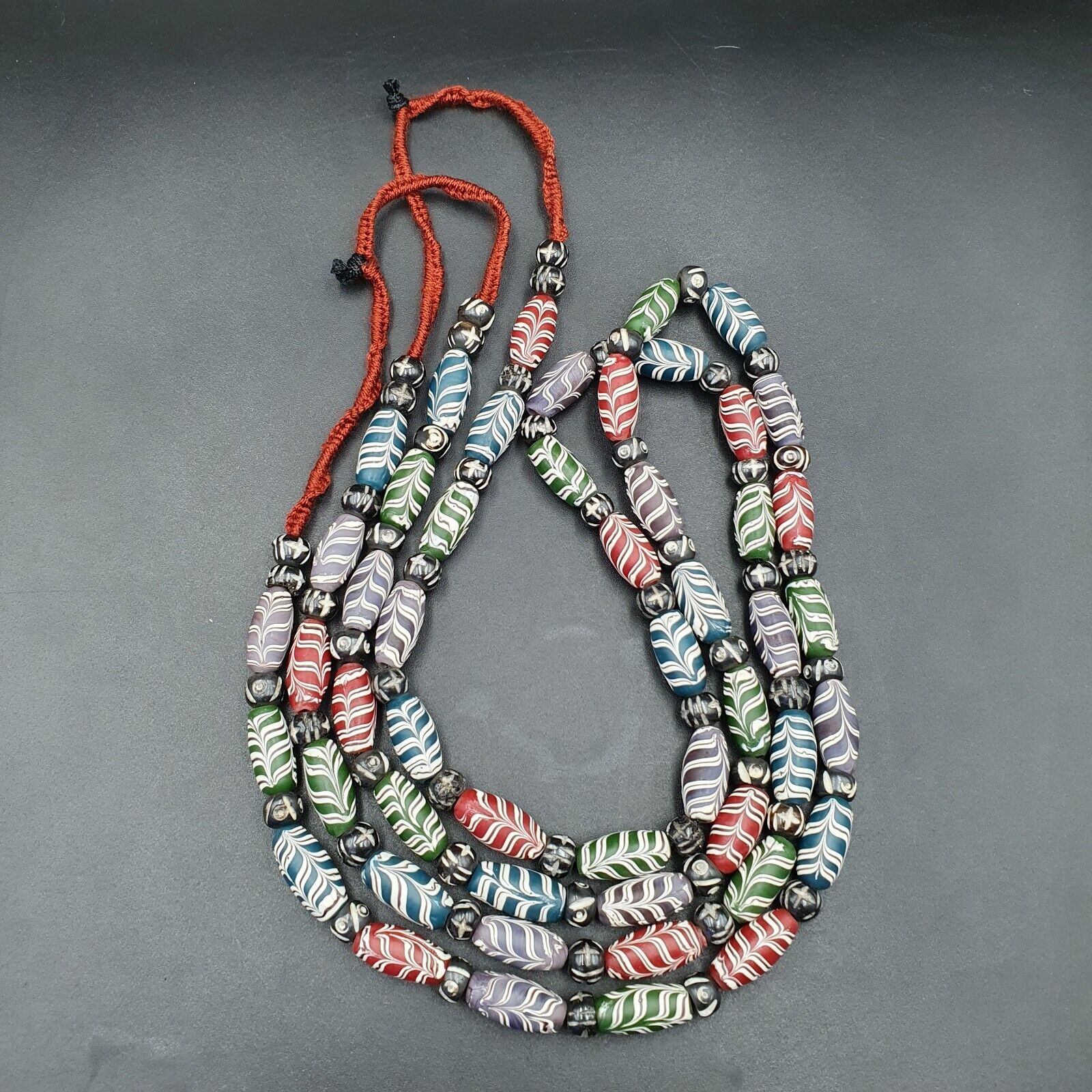 Vintage Venerano ART Fancy Feather Beads 18x9.5MM Multi clr GLASS BEADS Necklace