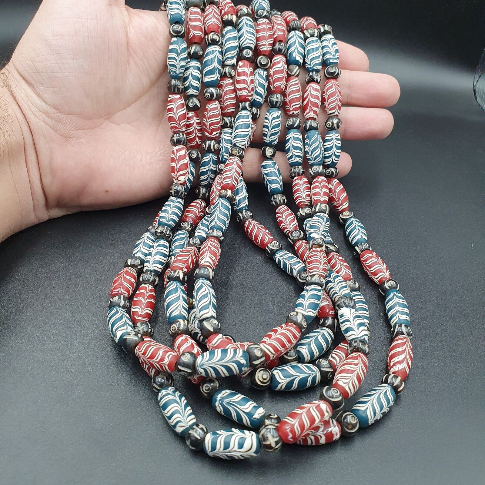 Vintage Venerano ART Fancy Feather Beads 18x9.5MM Blue Red GLASS BEADS Necklace