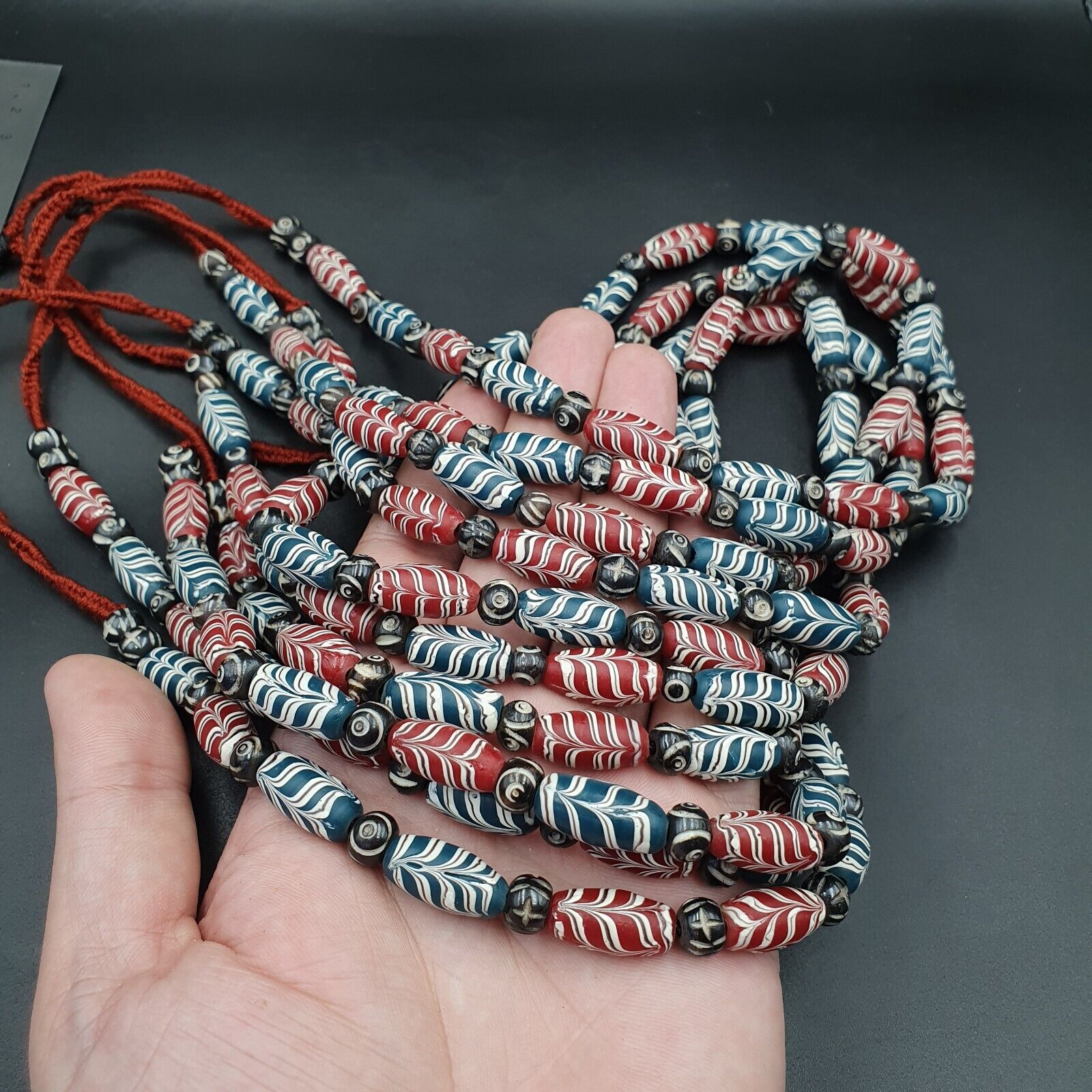 Vintage Venerano ART Fancy Feather Beads 18x9.5MM Blue Red GLASS BEADS Necklace