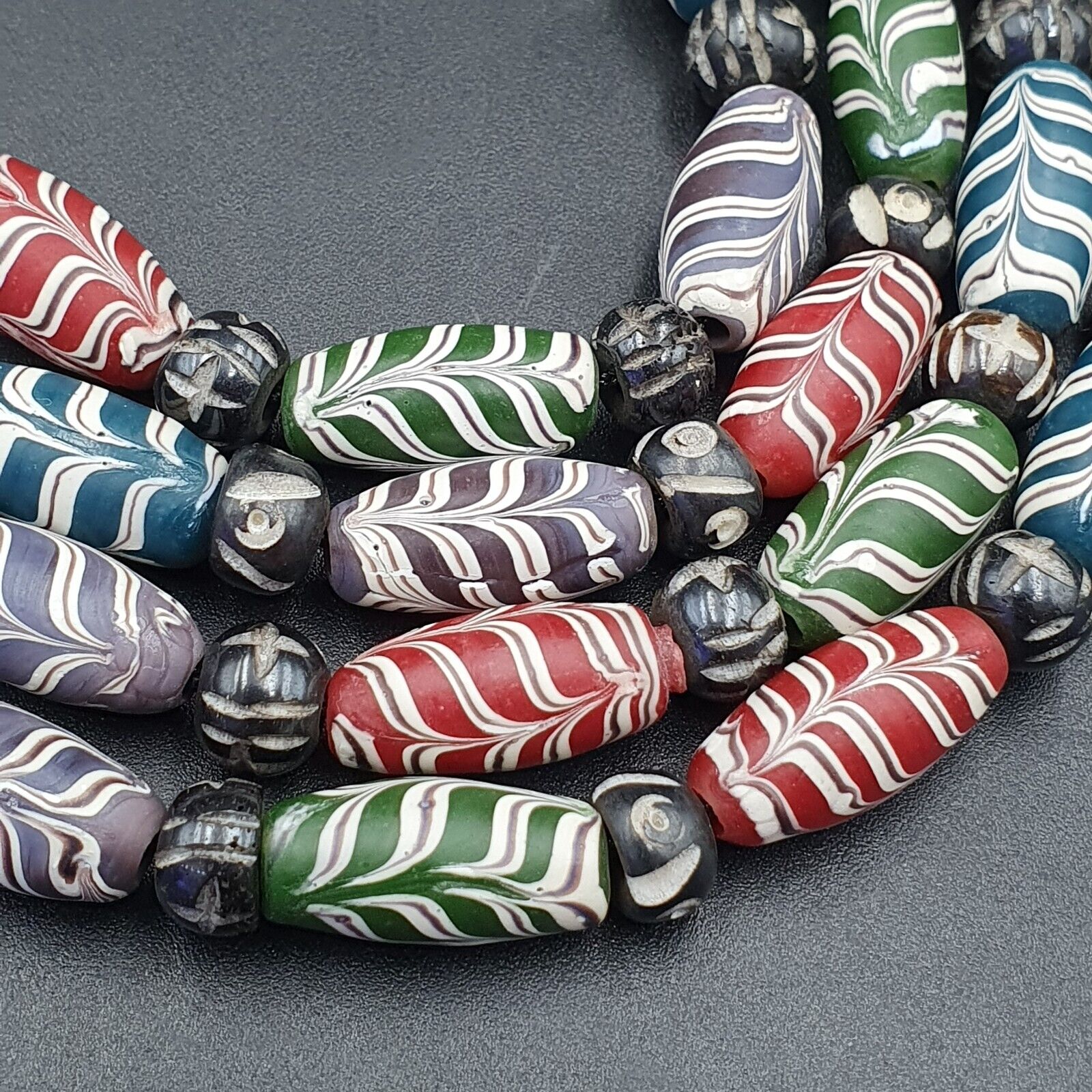 Vintage Venerano ART Fancy Feather Beads 18x9.5MM Multi clr GLASS BEADS Necklace