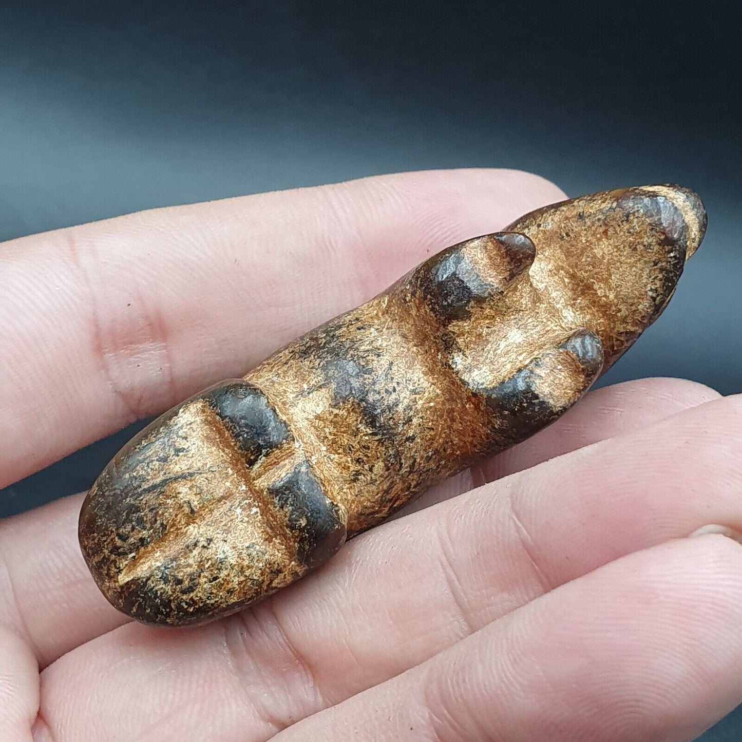 古董石生鏽綠玉神秘動物雕刻石吊墜護身符 JD-23