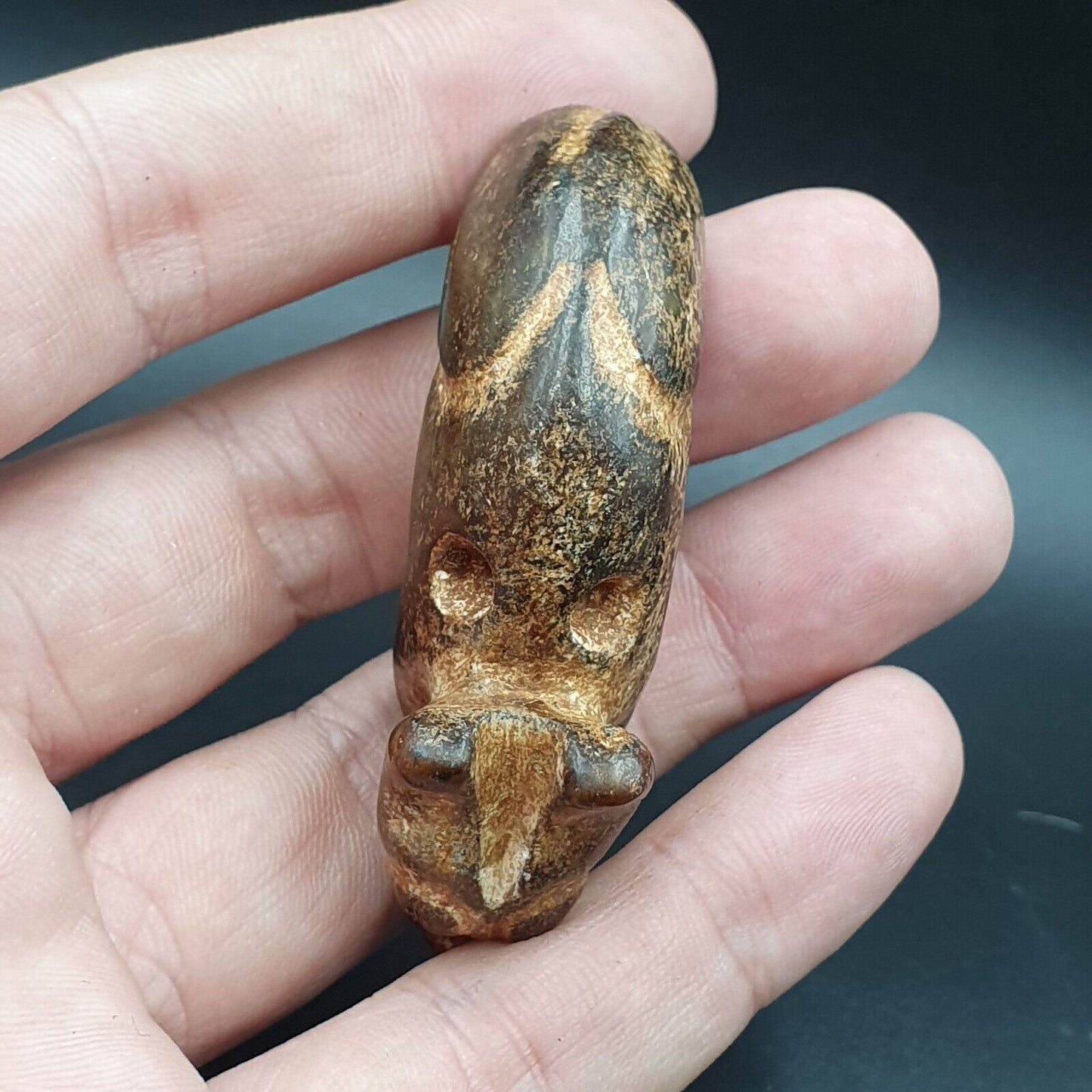 古董石生鏽綠玉神秘動物雕刻石吊墜護身符 JD-23