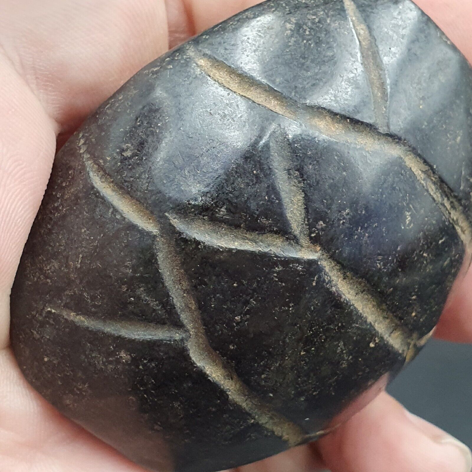 Antique Magnetic black iron Stone  mystic carving stone Pendent Amulet  JD-18
