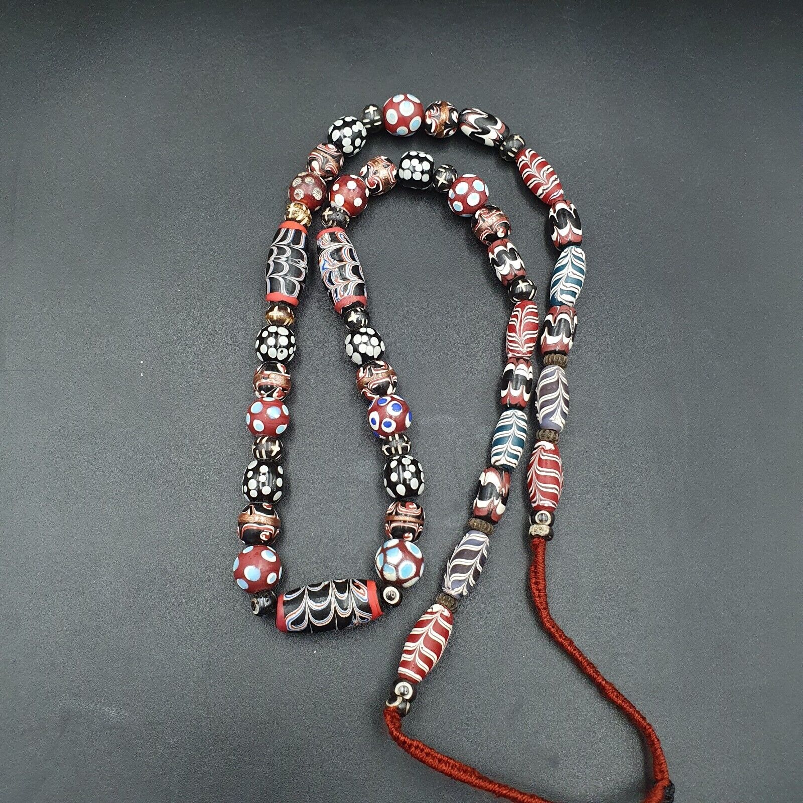 Vintage Feather Pattern Skunk Dotted Trade Beads Beaded Necklace