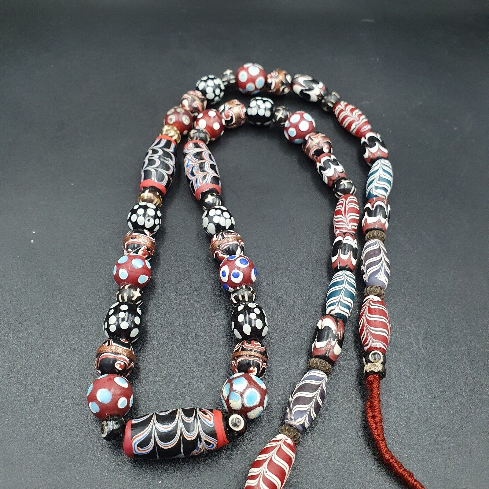 Vintage Feather Pattern Skunk Dotted Trade Beads Beaded Necklace
