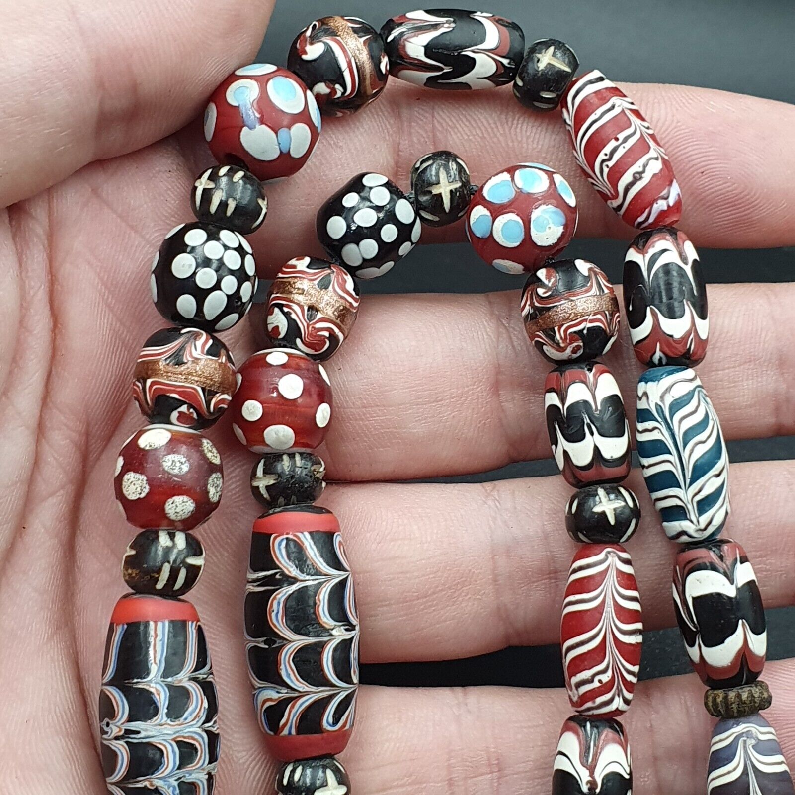 Vintage Feather Pattern Skunk Dotted Trade Beads Beaded Necklace