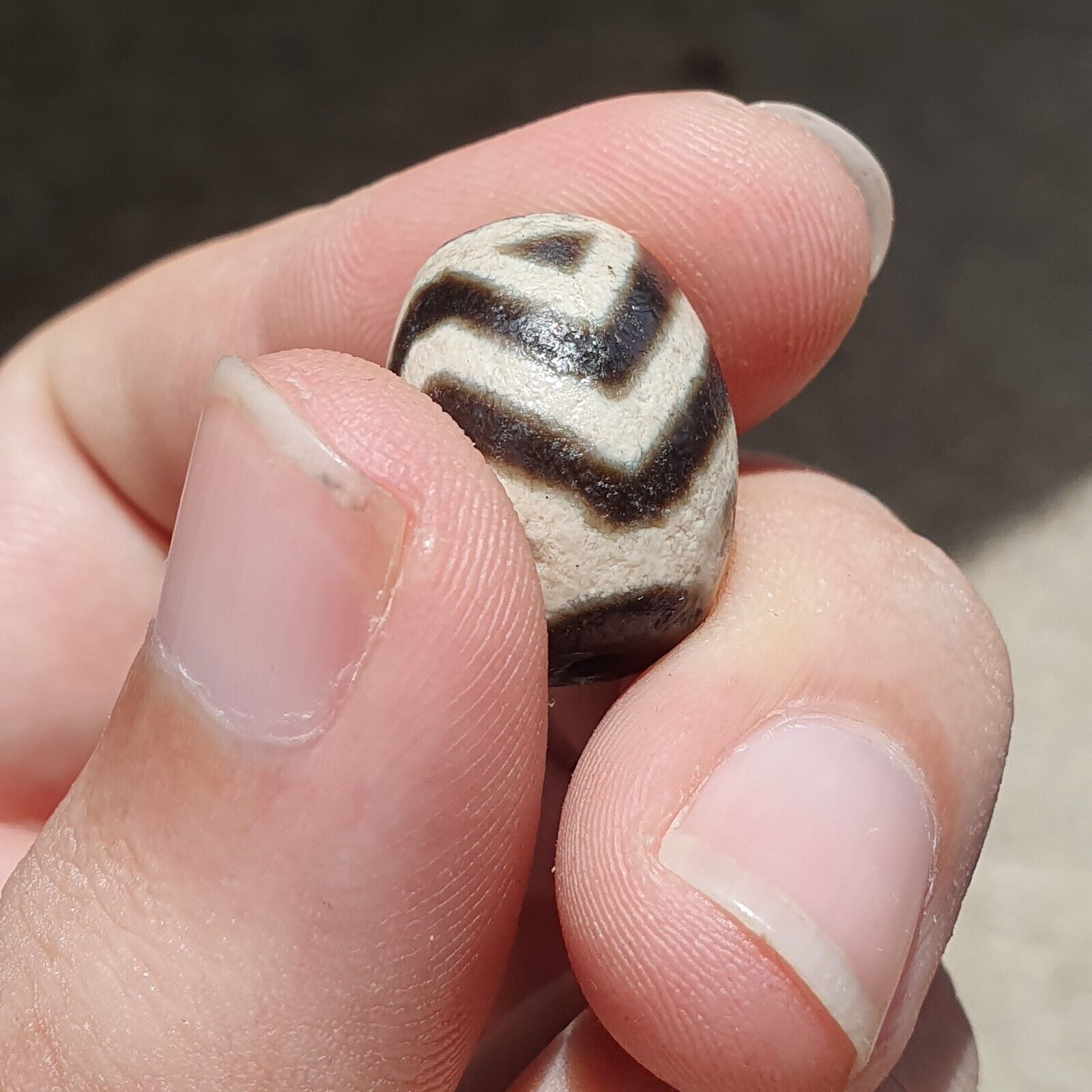 LOT BD 28 HIMALAYAN Indo Tibetan Heart eyes pattern Agate 5 beads