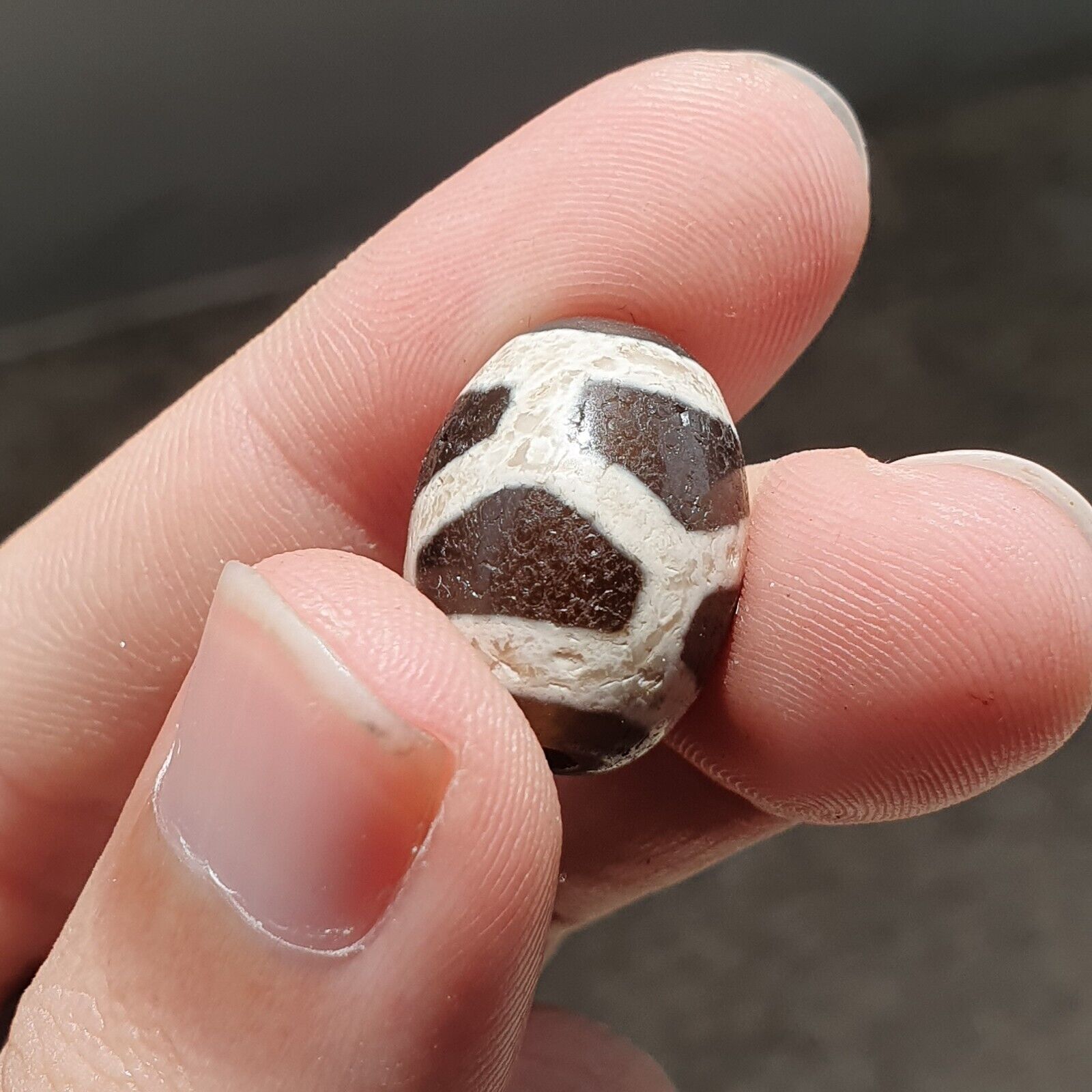 LOT BD 28 HIMALAYAN Indo Tibetan Heart eyes pattern Agate 5 beads