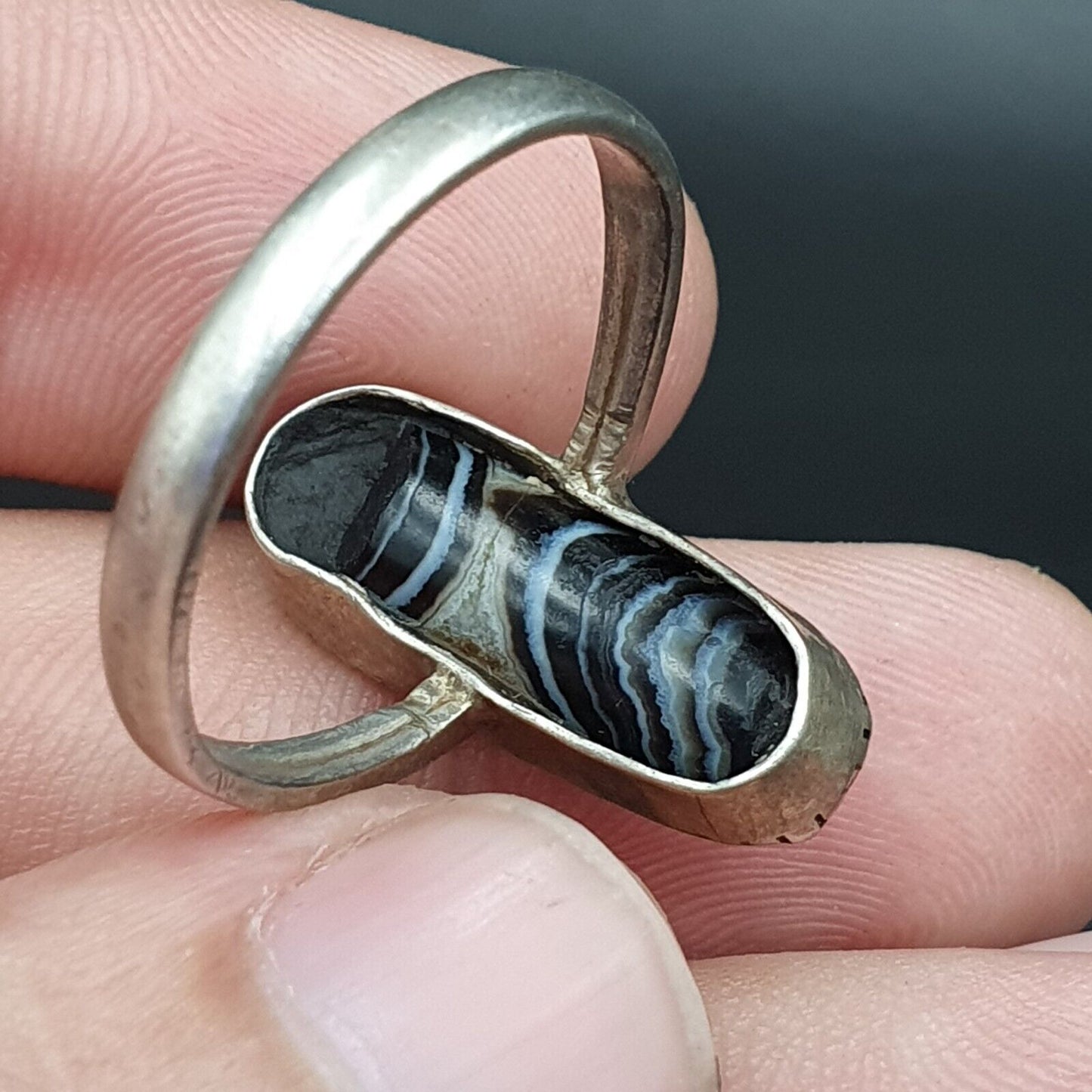 Fantastischer Ring aus uraltem Himalaya-Achat mit seltenen Augenmustern und Suleimani-Sterlingsilber