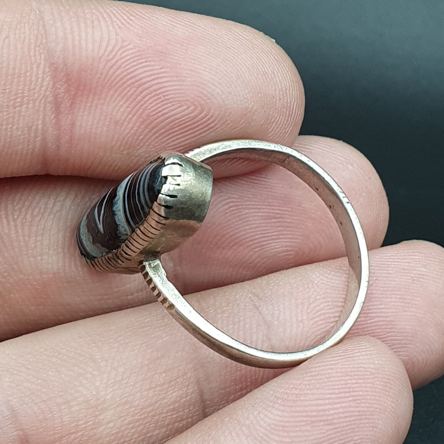 Fantastischer Ring aus uraltem Himalaya-Achat mit seltenen Augenmustern und Suleimani-Sterlingsilber