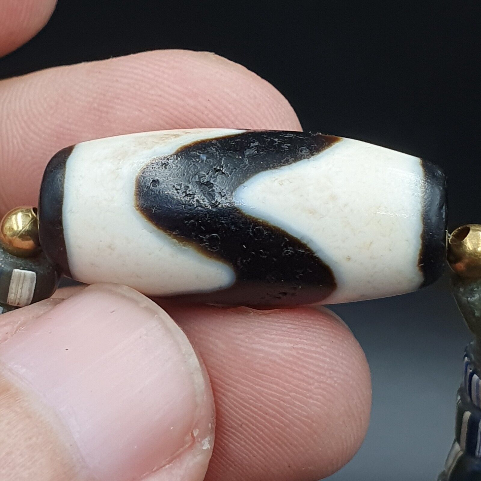 Himalayan Indo Tibetan Beads ZIGZAG Line Pattern Dzi Amulet Agate Beads Necklace