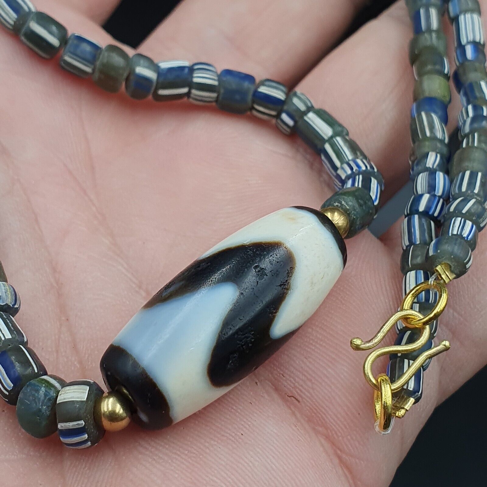 Himalayan Indo Tibetan Beads ZIGZAG Line Pattern Dzi Amulet Agate Beads Necklace