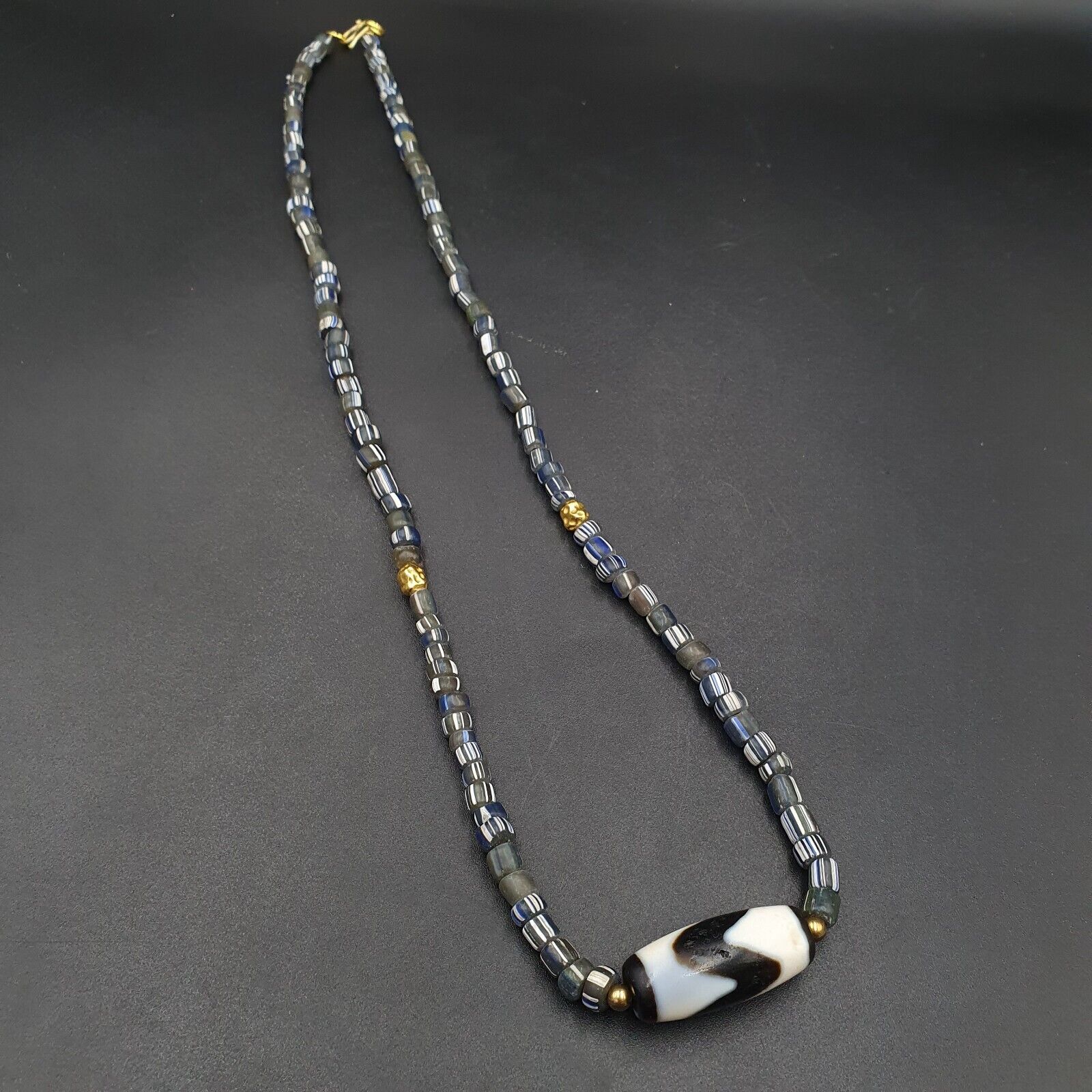 Himalayan Indo Tibetan Beads ZIGZAG Line Pattern Dzi Amulet Agate Beads Necklace