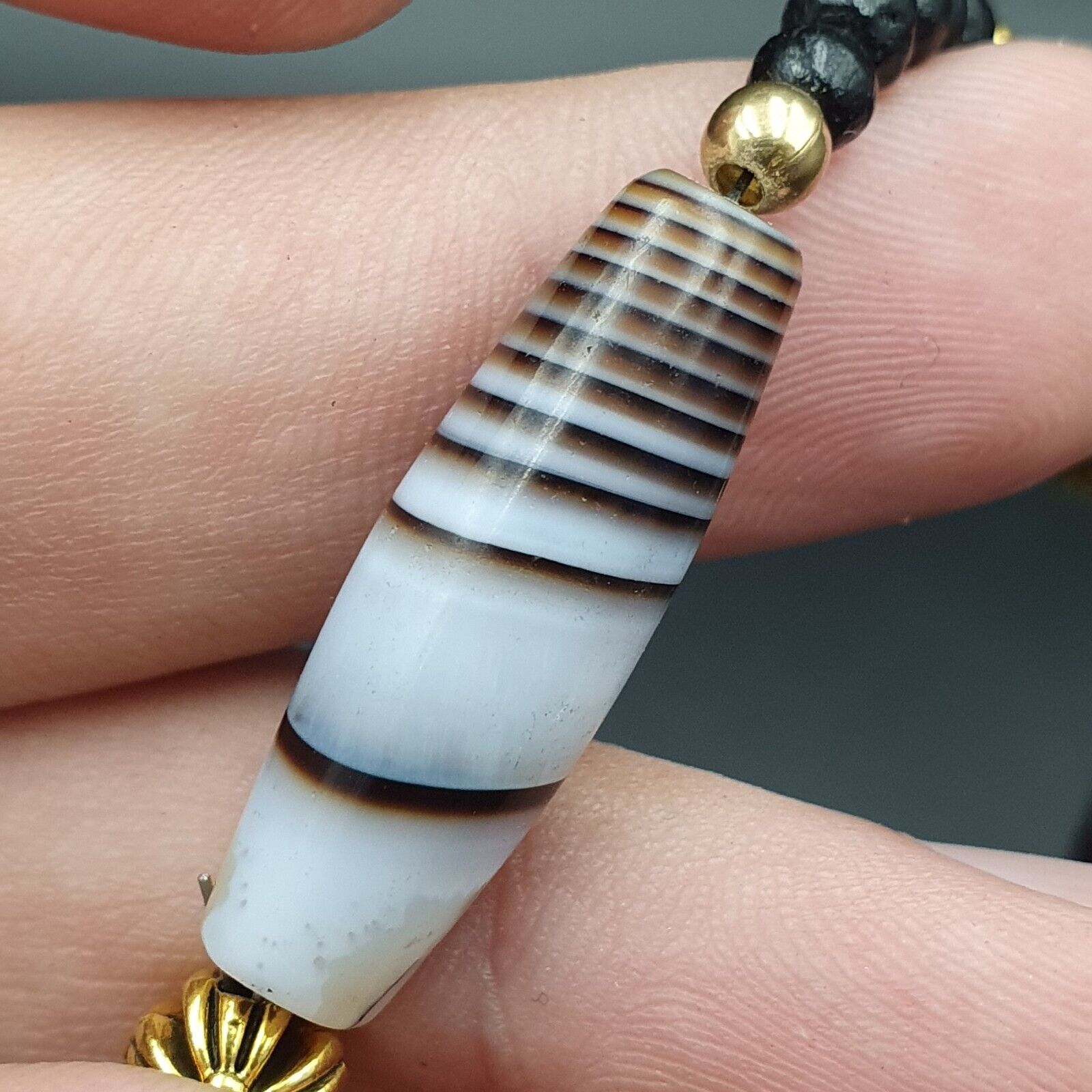 Antique Ancient Himalayan Agate rare Eyes Patterns Suleimani Agate Necklace