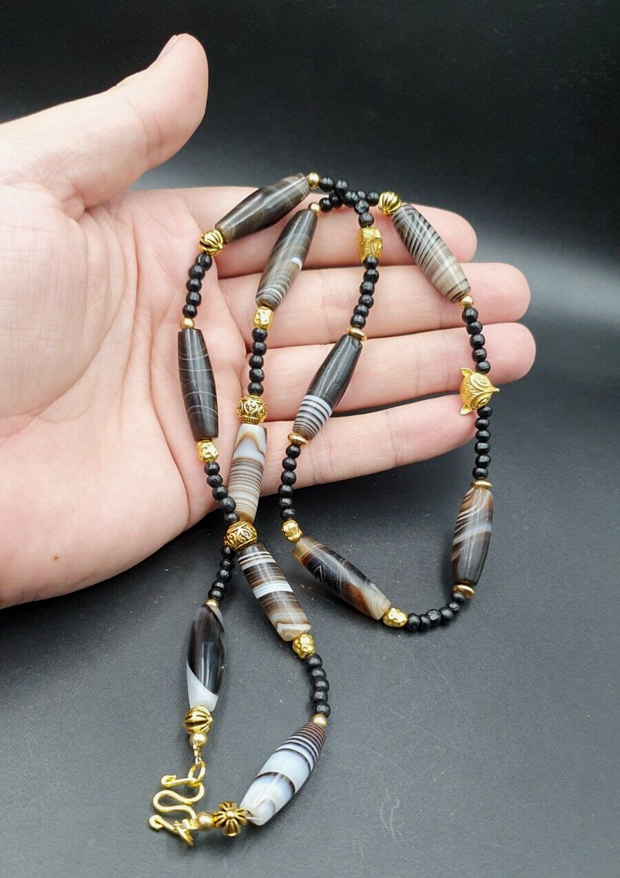 Antique Ancient Himalayan Agate rare Eyes Patterns Suleimani Agate Necklace
