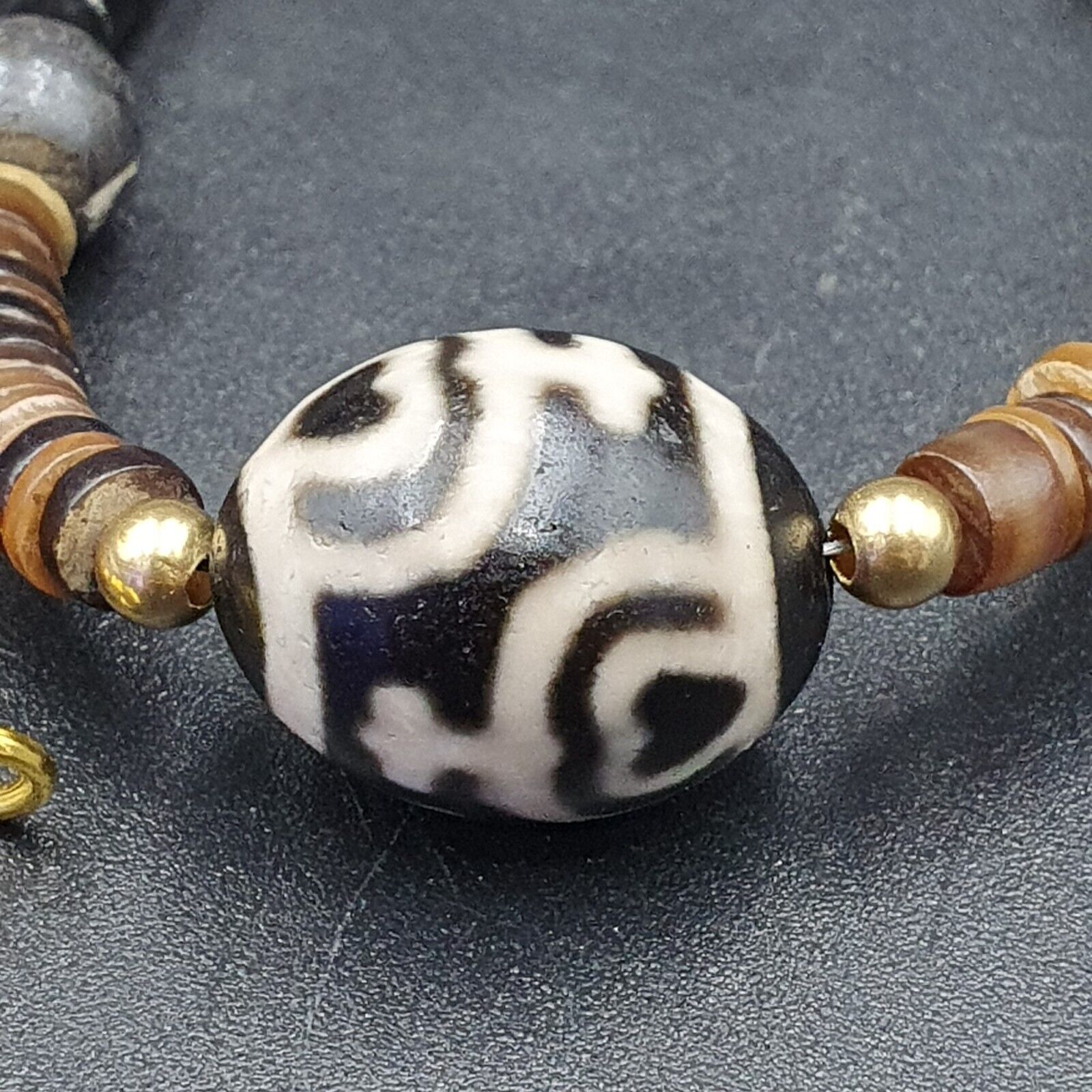N21 Antique Old Himalayan Indo Tibetan Agate Beads Unique pattern Dzi Necklace