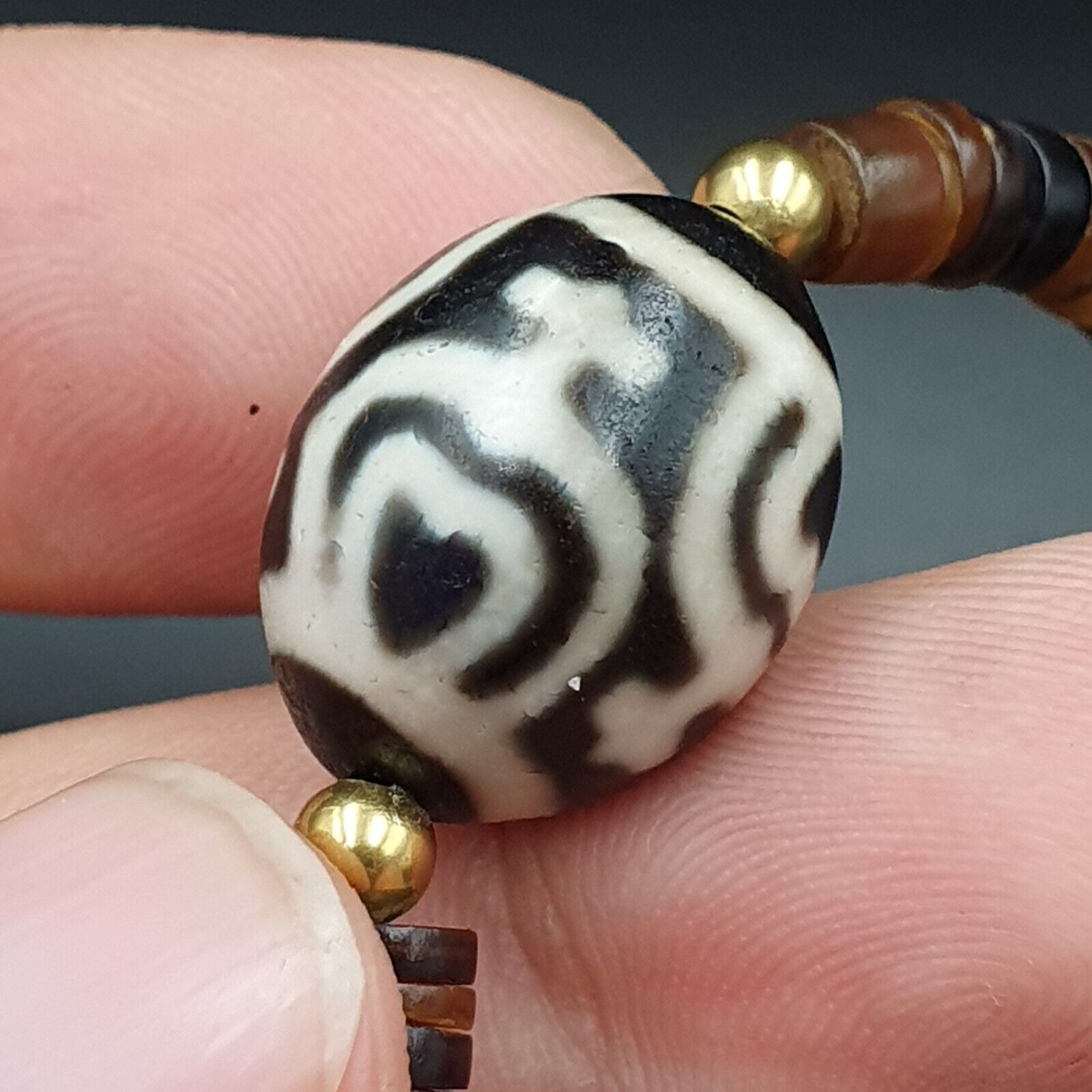 N21 Antique Old Himalayan Indo Tibetan Agate Beads Unique pattern Dzi Necklace