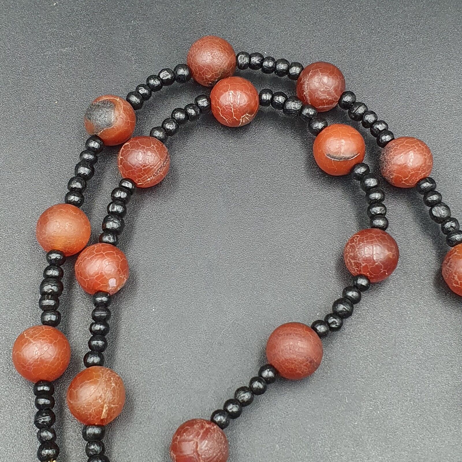 NC36 Old Himalayan Tibetan Red Agate Carnelian Beads Unique pattern Necklace