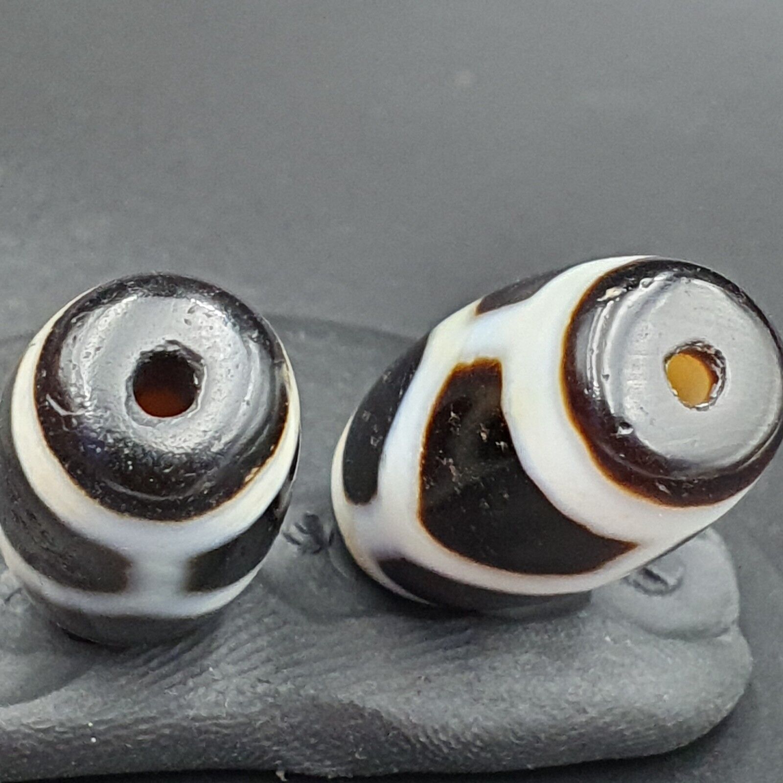 2 Antique Vintage Old Himalayan Indo Tibetan Agate Beads Unique pattern 2 beads