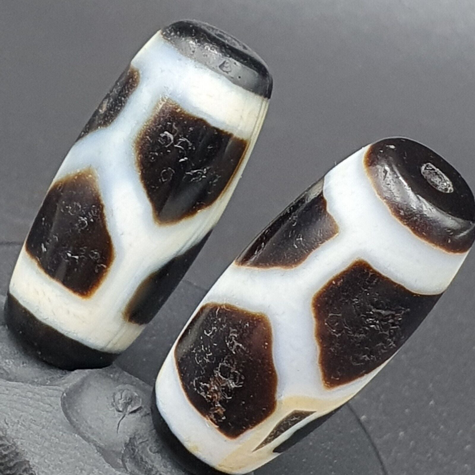 2 Antique Vintage Old Himalayan Indo Tibetan Agate Beads Unique pattern 2 beads