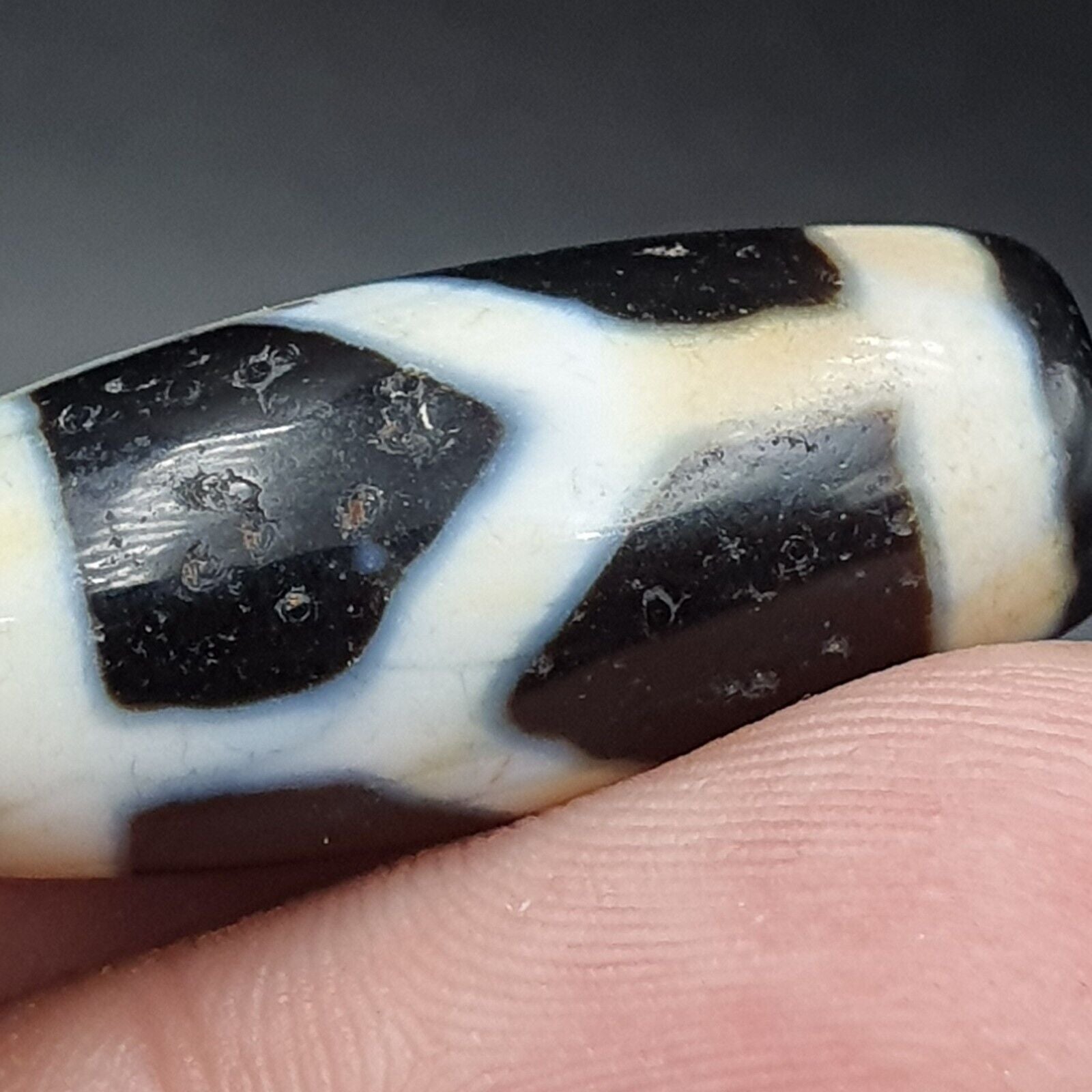 2 Antique Vintage Old Himalayan Indo Tibetan Agate Beads Unique pattern 2 beads