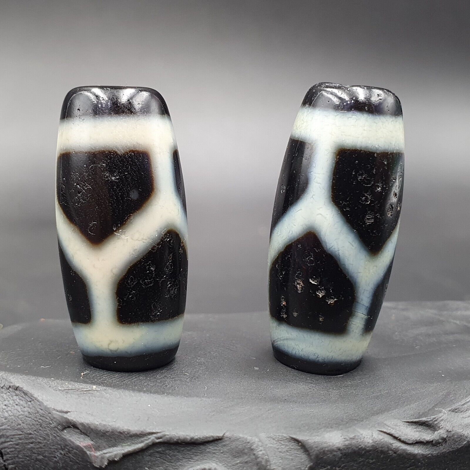 2 Antique Vintage Old Himalayan Indo Tibetan Agate Beads Unique pattern 2 beads