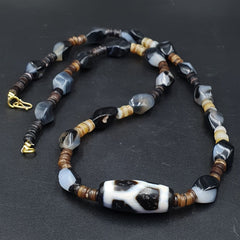 Nc 33 Antique Old Himalayan Indo Tibetan Agate Beads Unique pattern Dzi Necklace