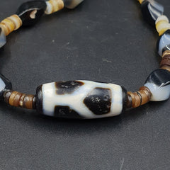 Nc 33 Antique Old Himalayan Indo Tibetan Agate Beads Unique pattern Dzi Necklace