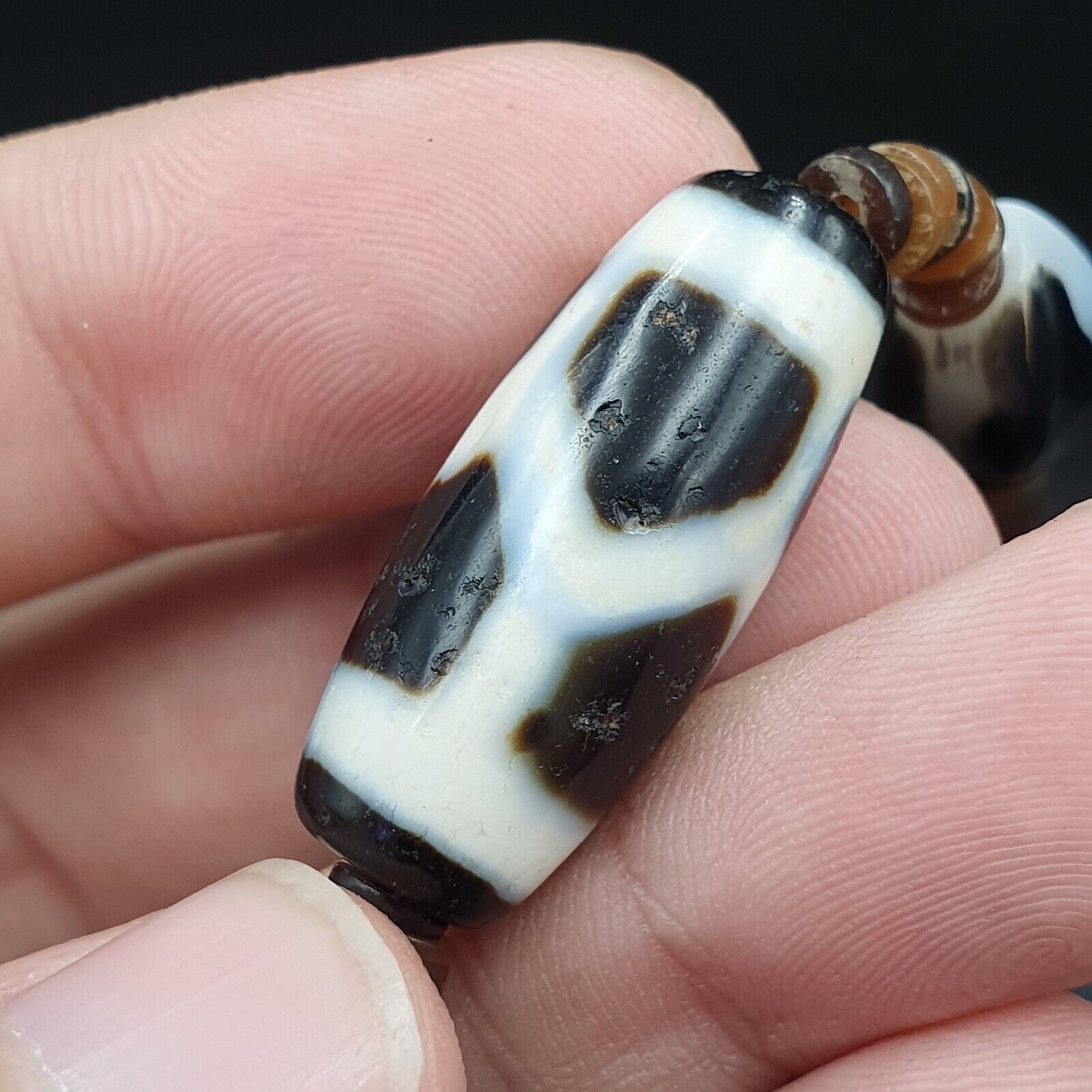 Nc 33 Antique Old Himalayan Indo Tibetan Agate Beads Unique pattern Dzi Necklace