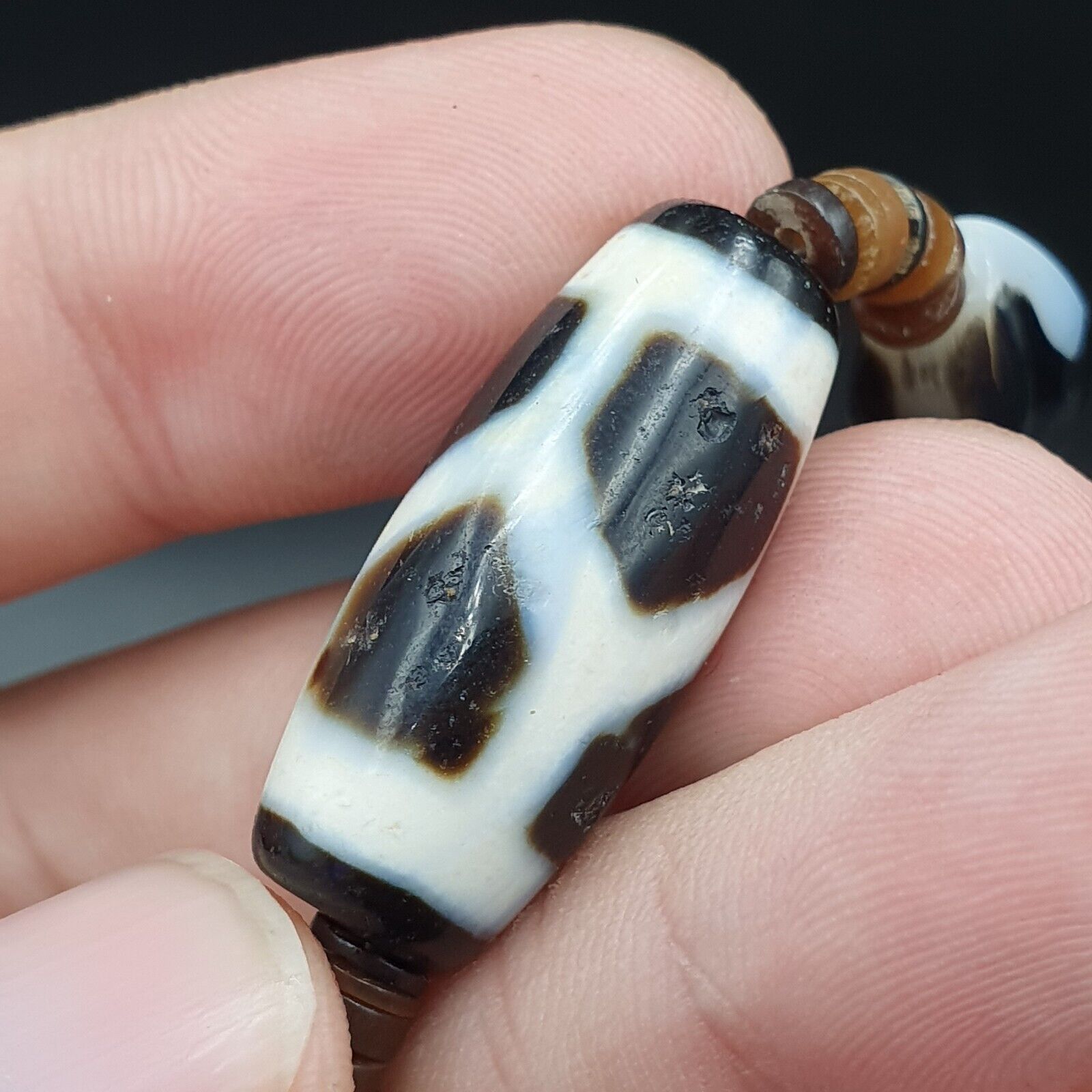 Nc 33 Antique Old Himalayan Indo Tibetan Agate Beads Unique pattern Dzi Necklace