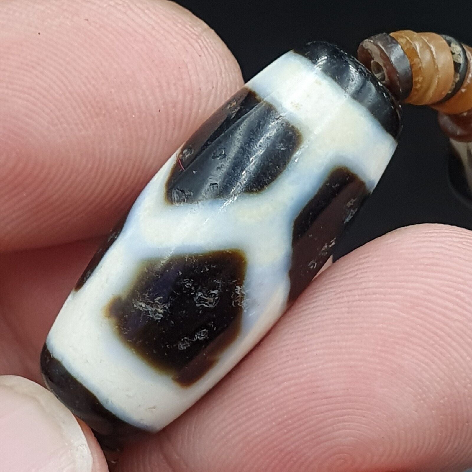 Nc 33 Antique Old Himalayan Indo Tibetan Agate Beads Unique pattern Dzi Necklace