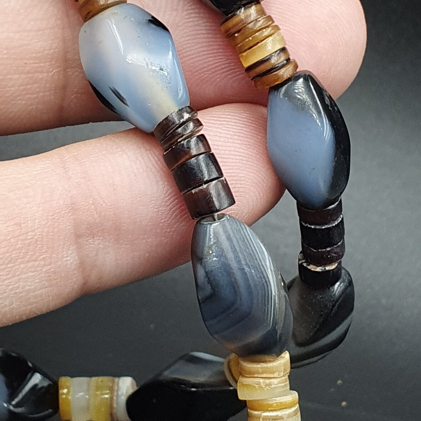 Nc 33 Antique Old Himalayan Indo Tibetan Agate Beads Unique pattern Dzi Necklace