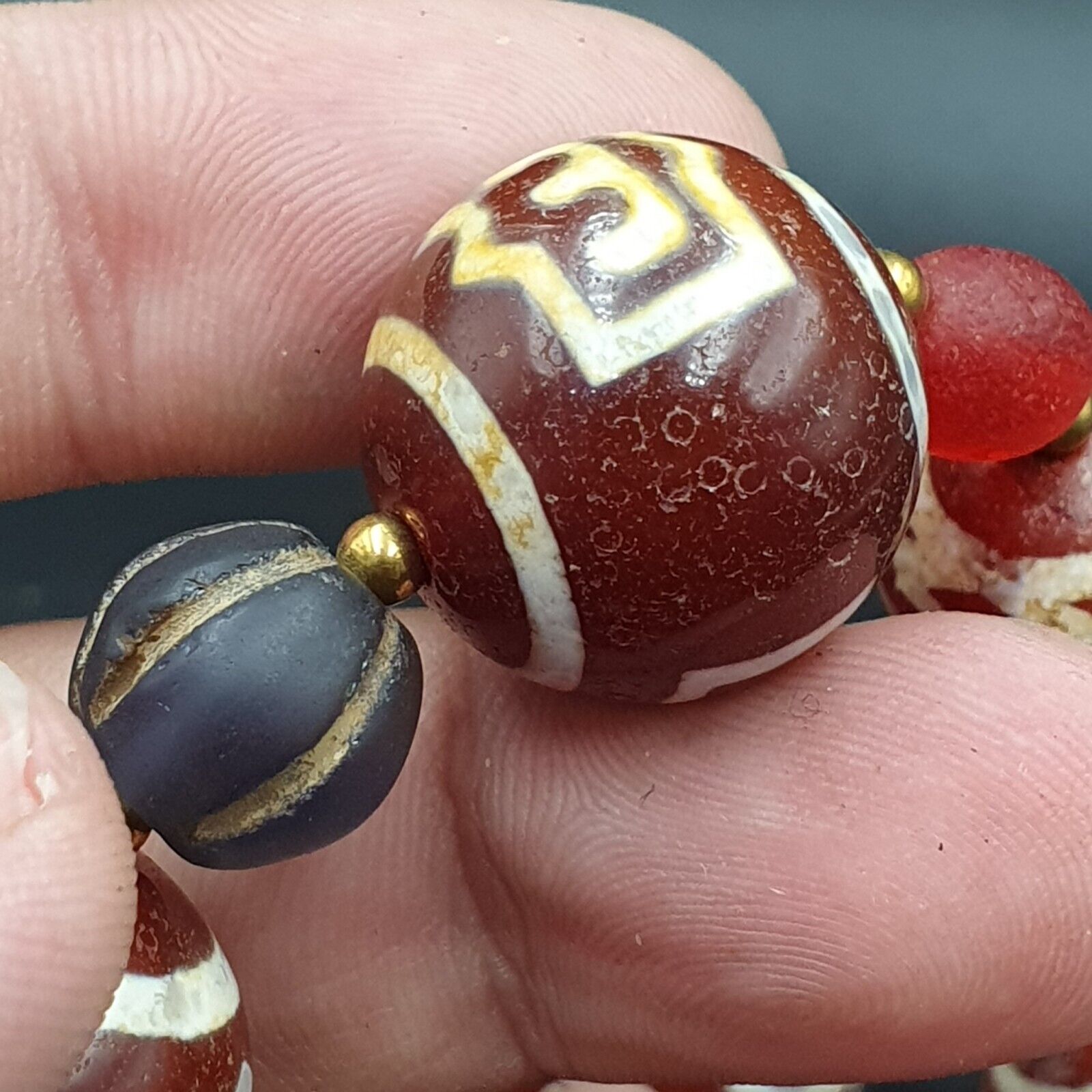 BEAUTIFUL LOT Vintage Old Himalayan Indo Tibetan Etched Agate Beads Necklace