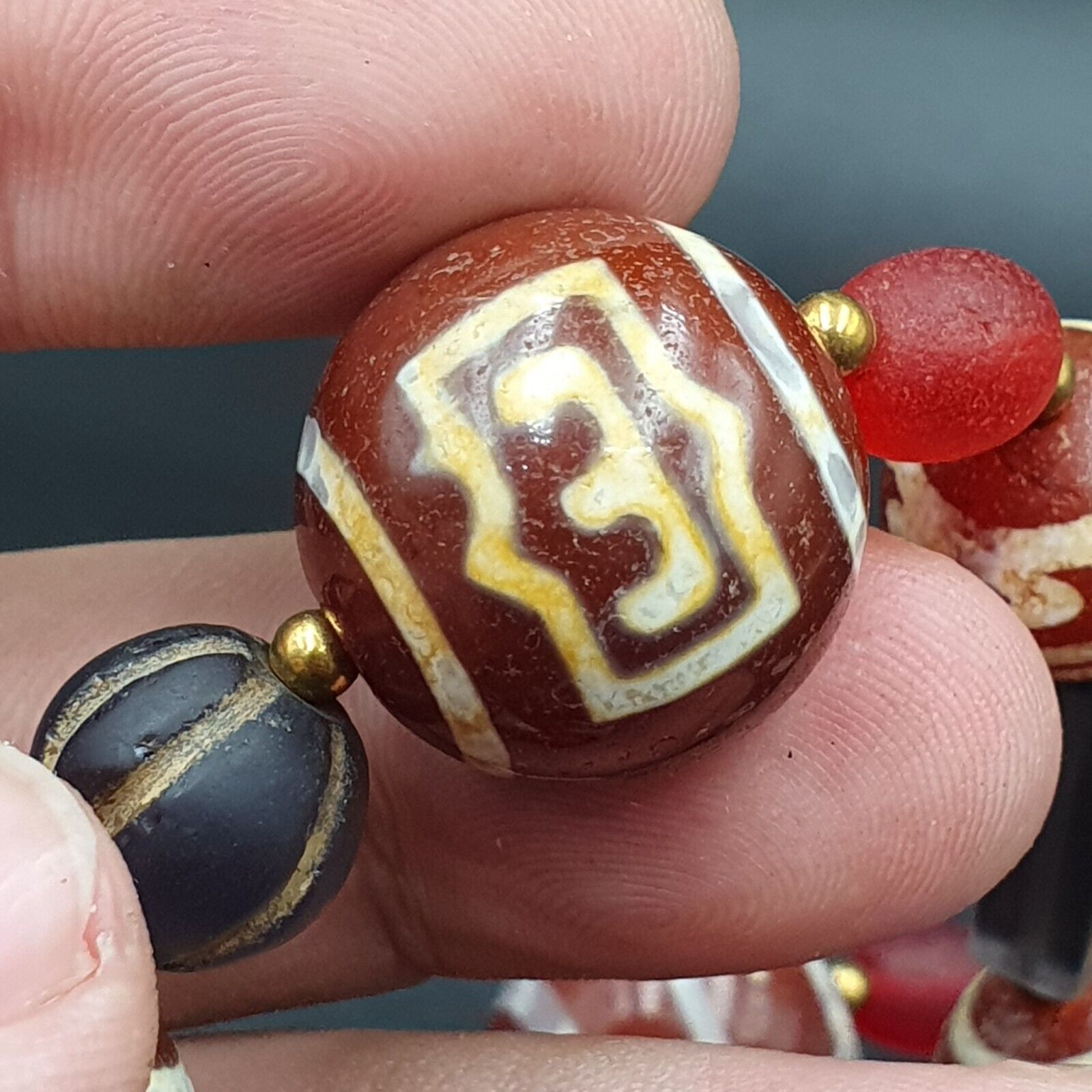 BEAUTIFUL LOT Vintage Old Himalayan Indo Tibetan Etched Agate Beads Necklace
