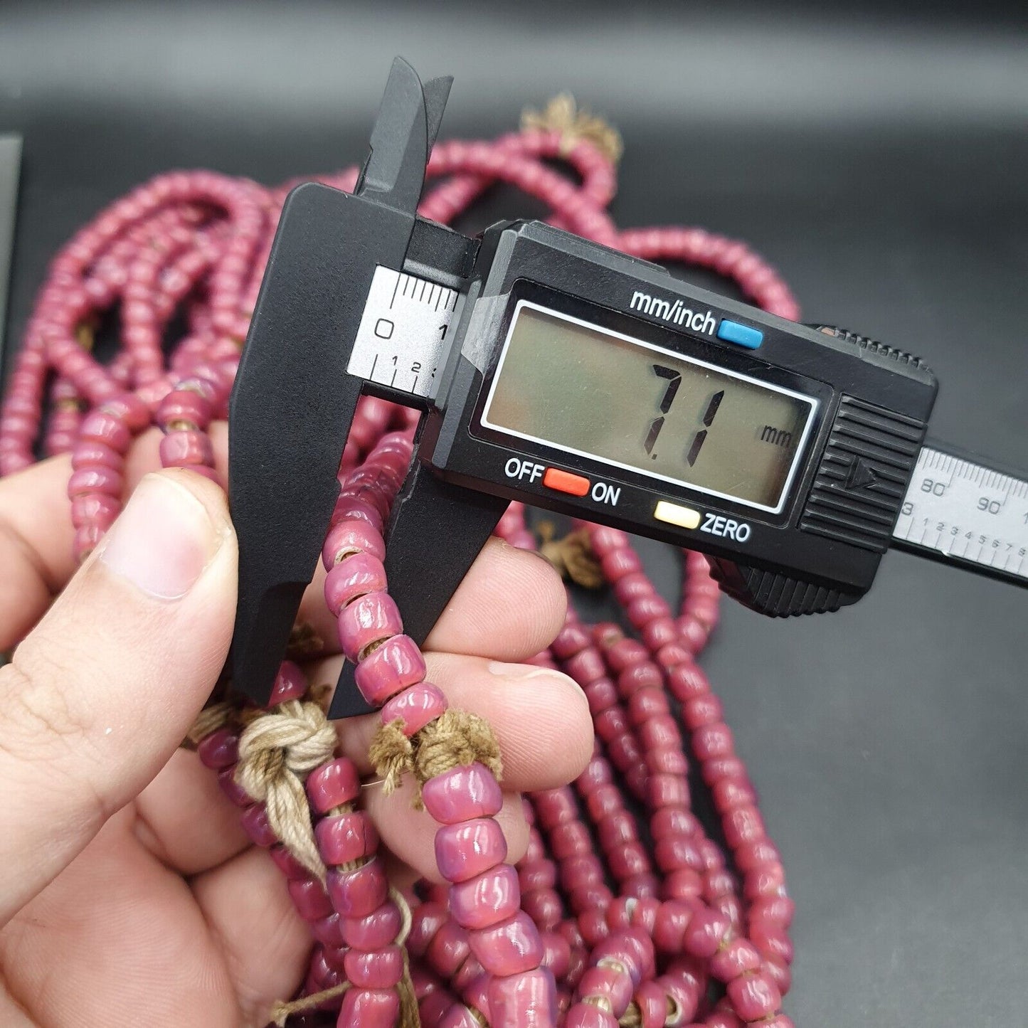 7.5-6.5 毫米古董威尼斯粉紅白心貿易珠 24 英寸長串