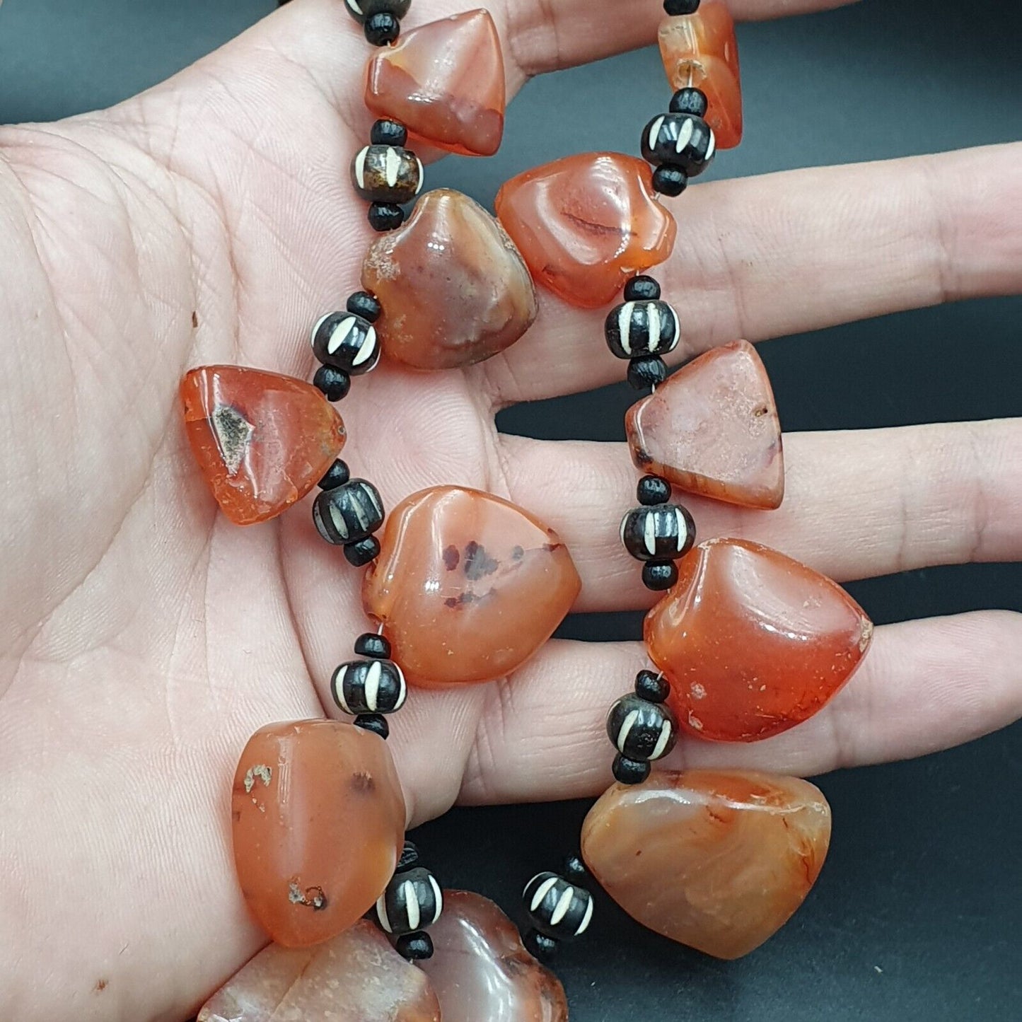 Antike 17 Achat-Anhänger, afrikanische Karneol-Perlen, Amulett-Anhänger-Halskette