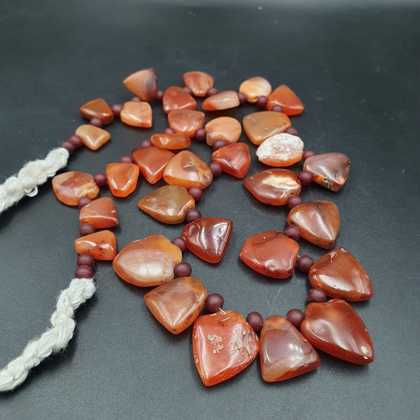 Antike 33 Achat-Anhänger, afrikanische Karneol-Perlen, Amulett-Anhänger-Halskette