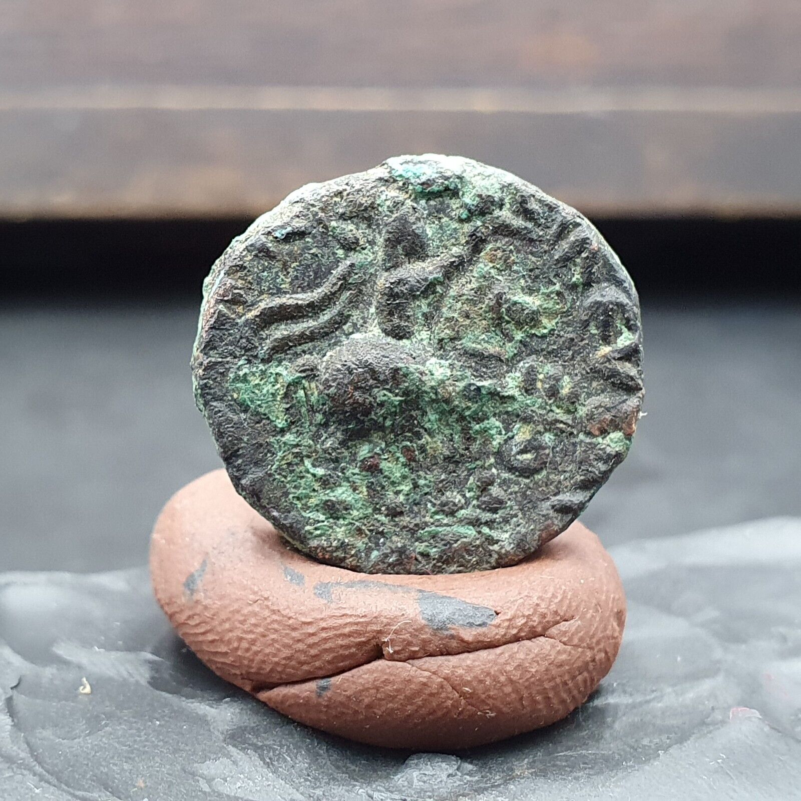 Bronze coin of Kushan emperor Vima Takto alias Soter Megas (80–90 CE) Ancient