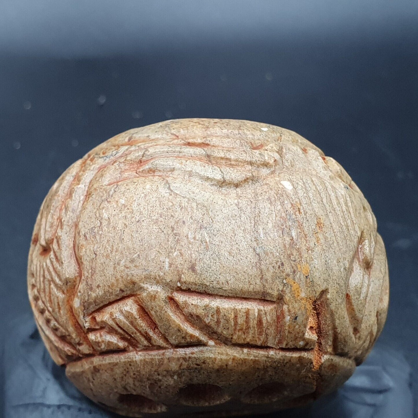 大型古代石像神秘動物雕刻凹版大珠護身符