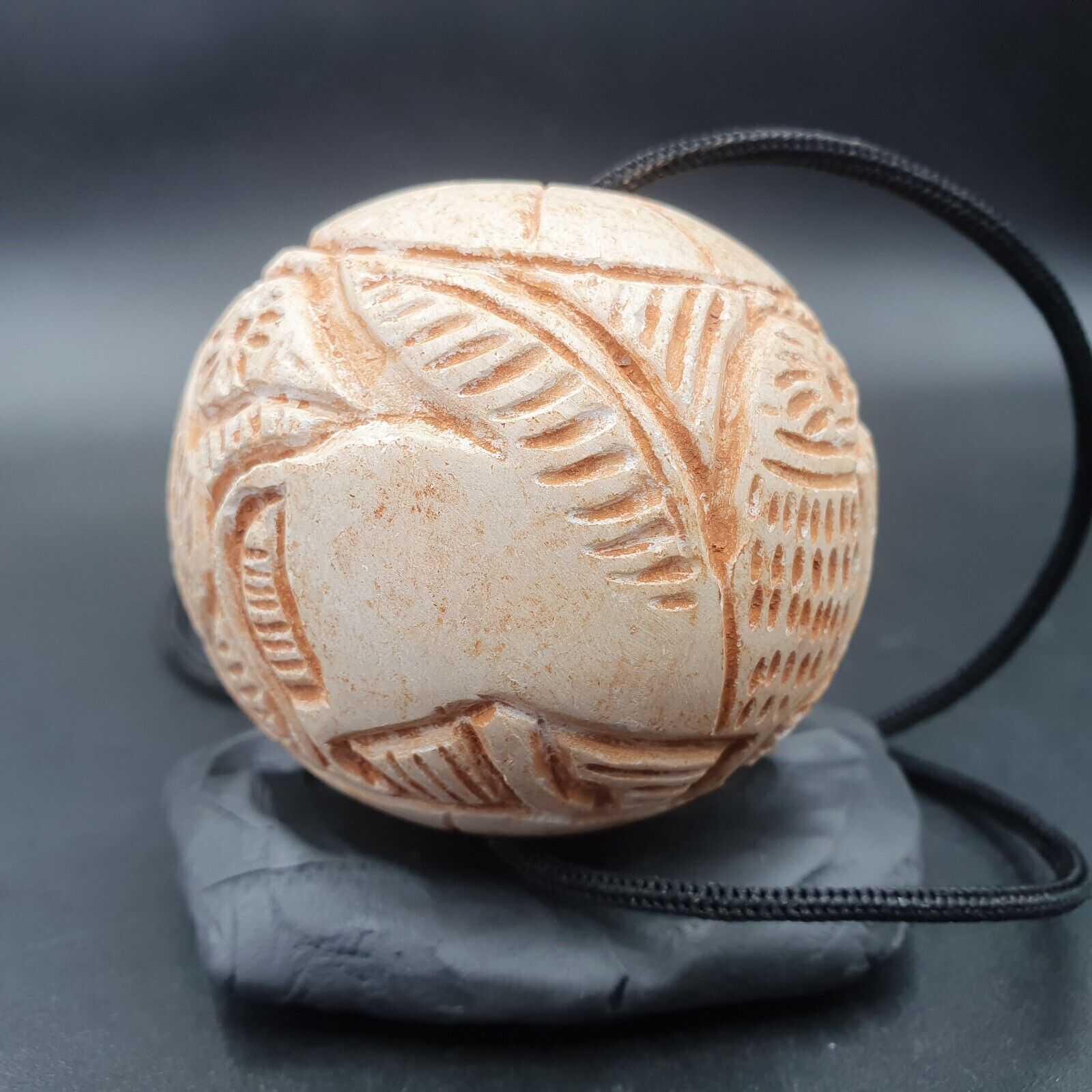 Ancient Stone figures of mystical Animal Carving Intaglio Big Bead Amulet
