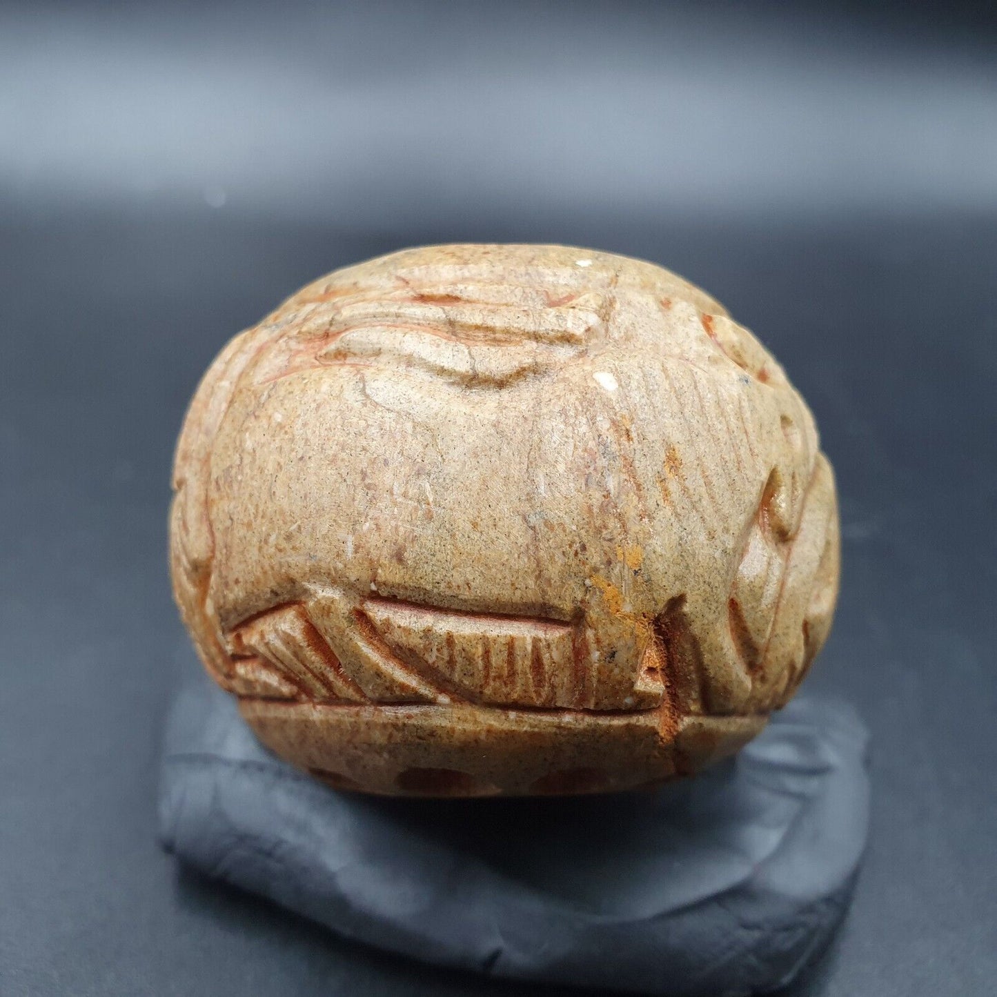 大型古代石像神秘動物雕刻凹版大珠護身符