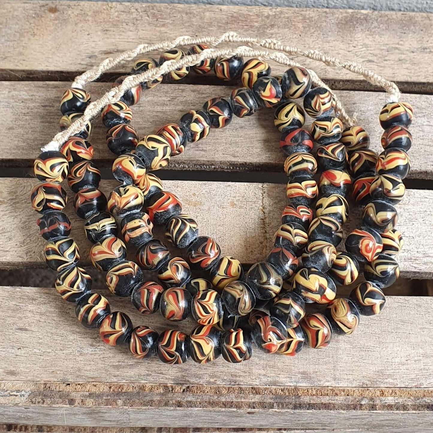 令人驚嘆的複古玻璃珠 Veneraano 獨特圖案玻璃珠項鍊