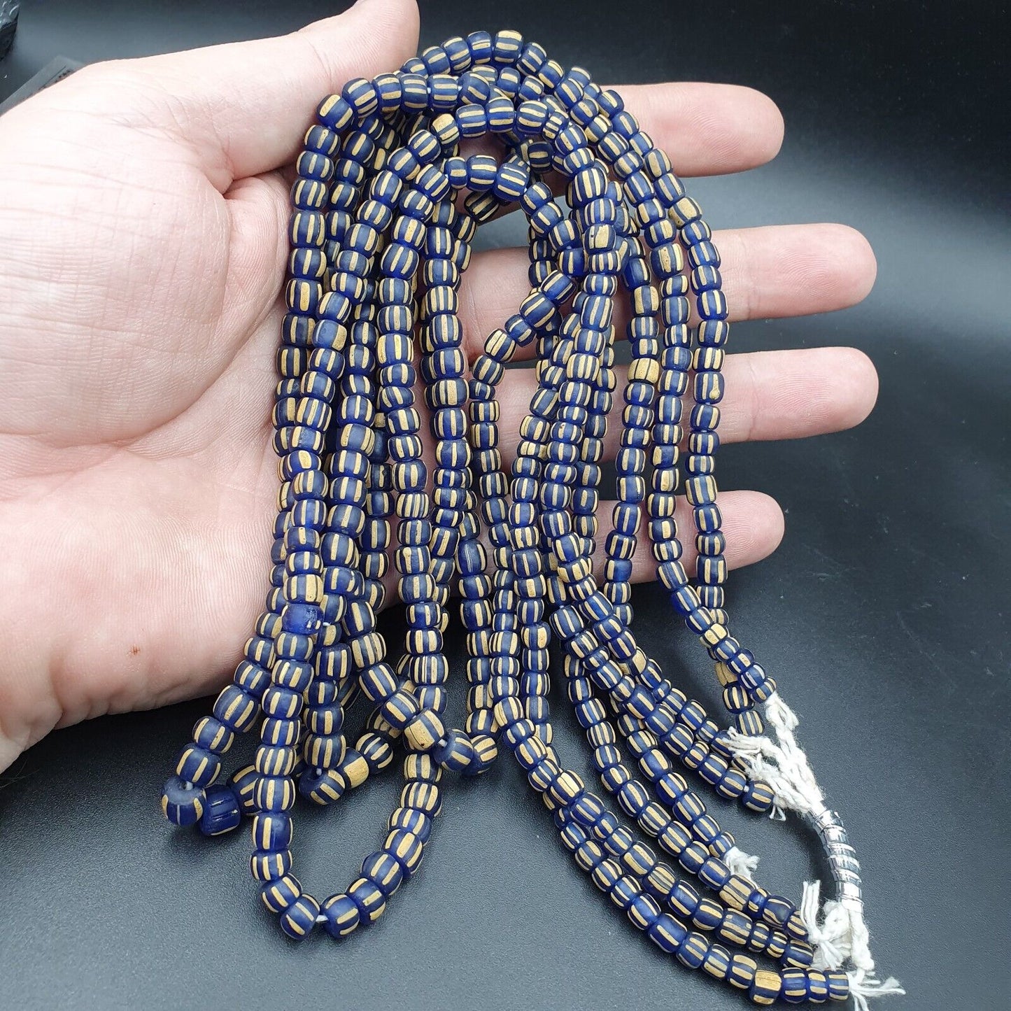 Lot 2 Stränge ALTE AFRIKANISCHE Blau-weiße Streifen GLASPERLEN Vintage Stränge